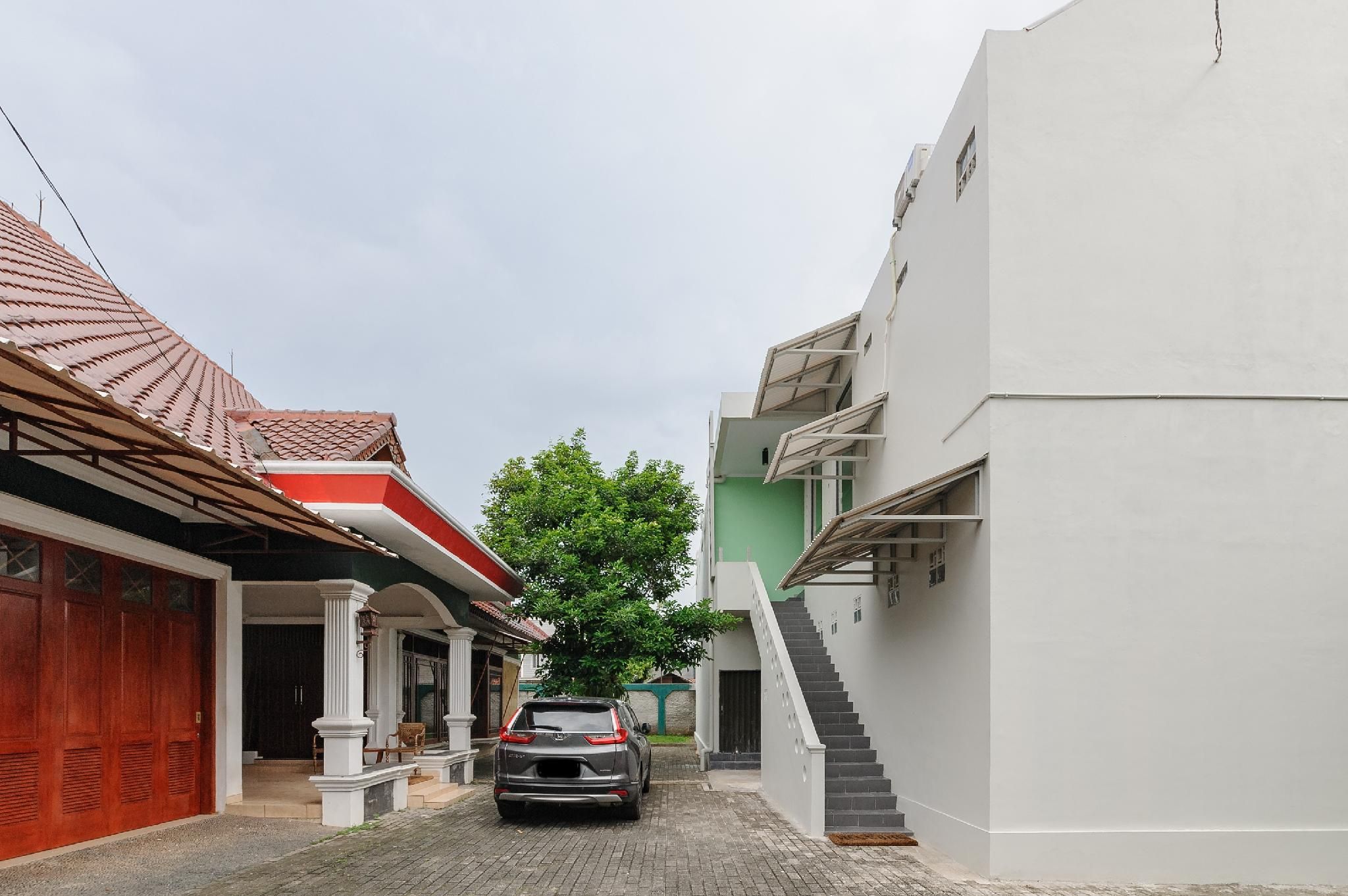 RedDoorz Syariah @ Kampung Sawah Jatimurni Bekasi