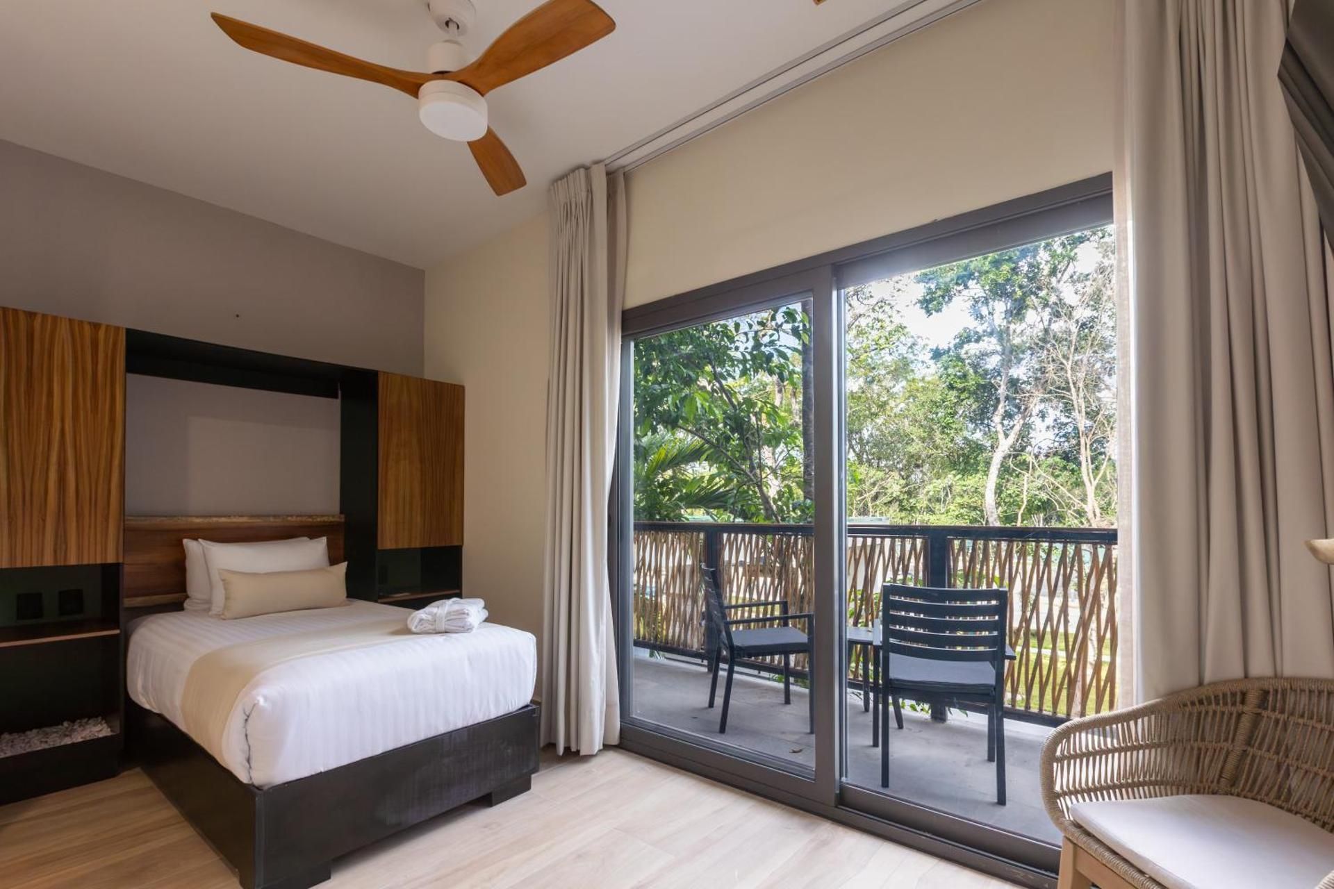 Deluxe Single Room