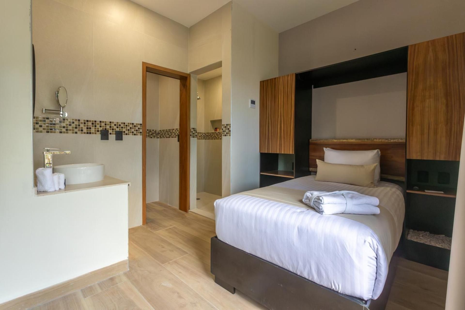 Deluxe Single Room