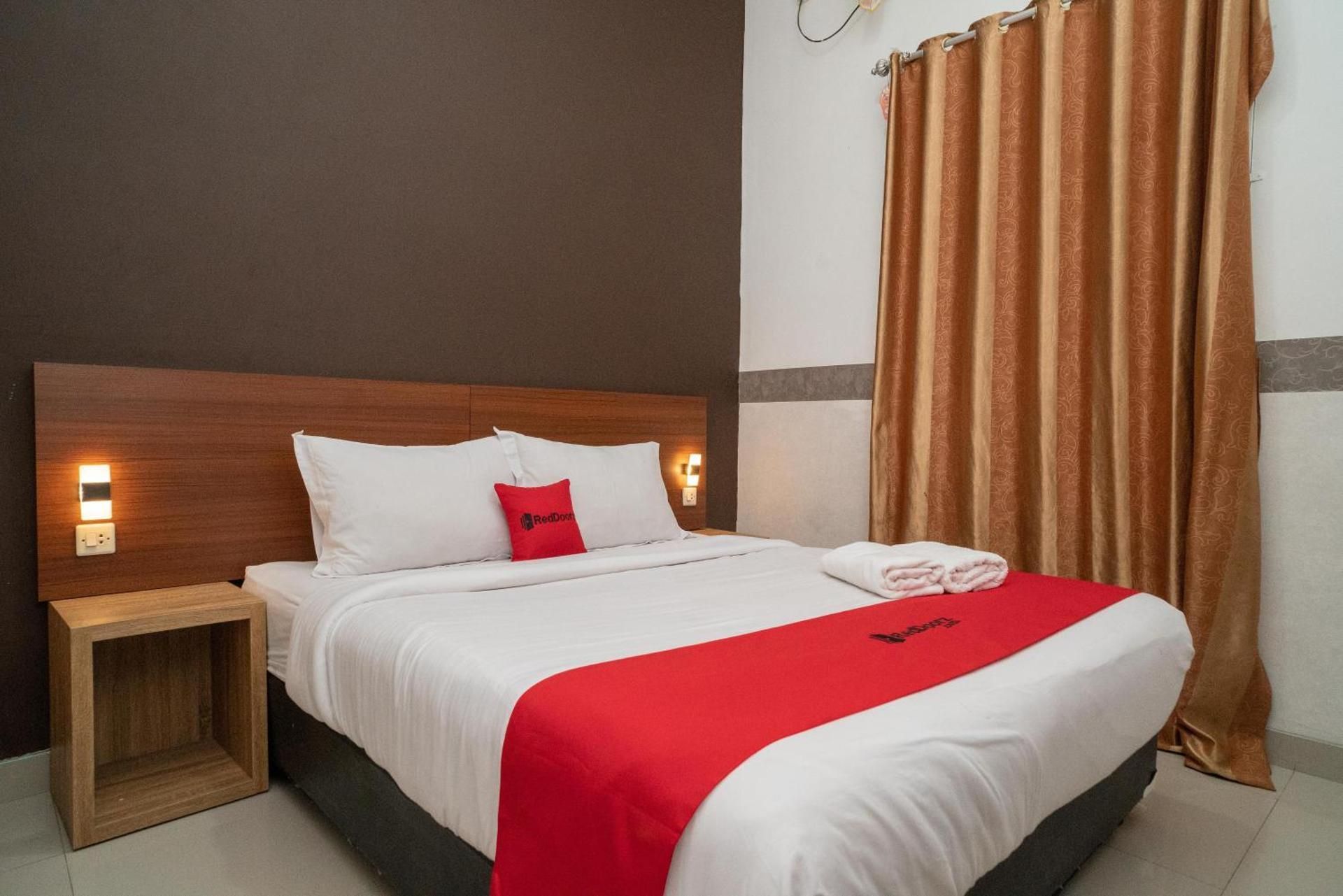 RedDoorz Room