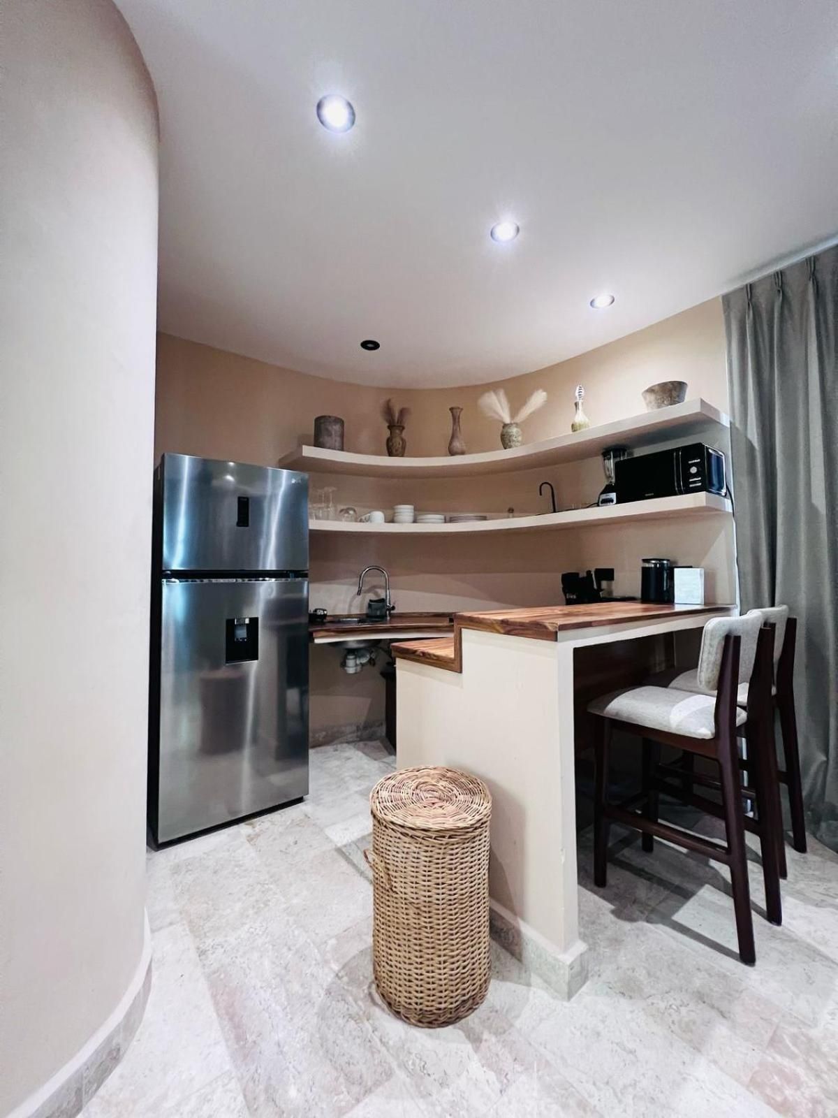 Charming boutique condo jungle views private pool