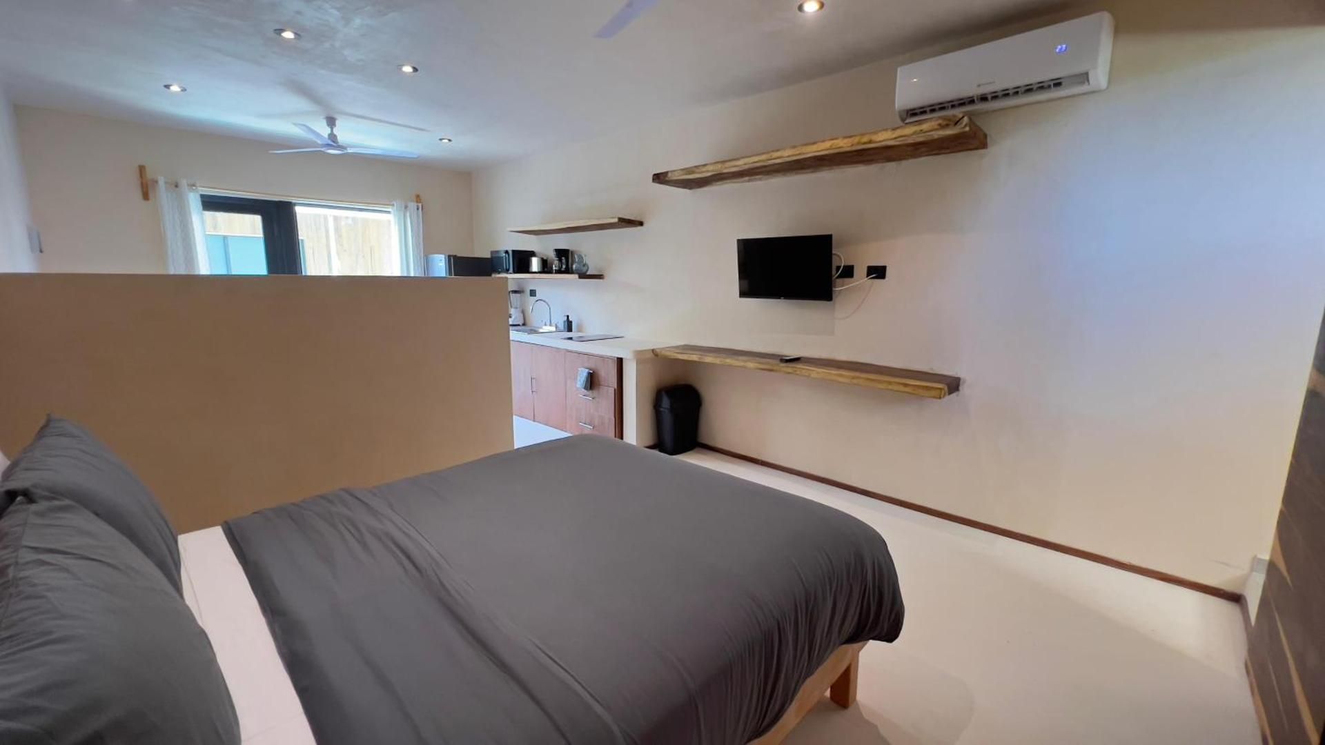 Deluxe King Studio