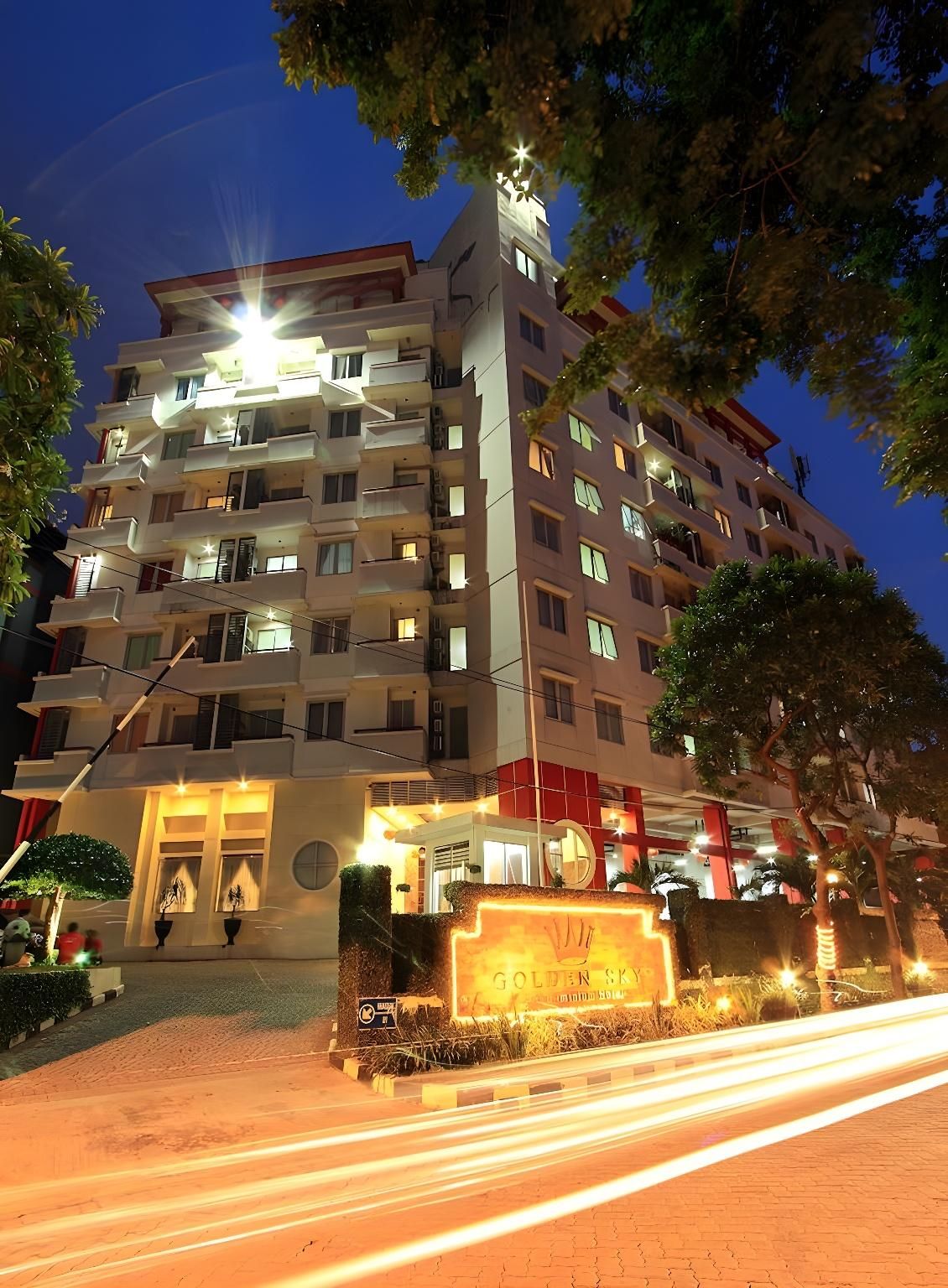 Hotel Golden Sky Pluit