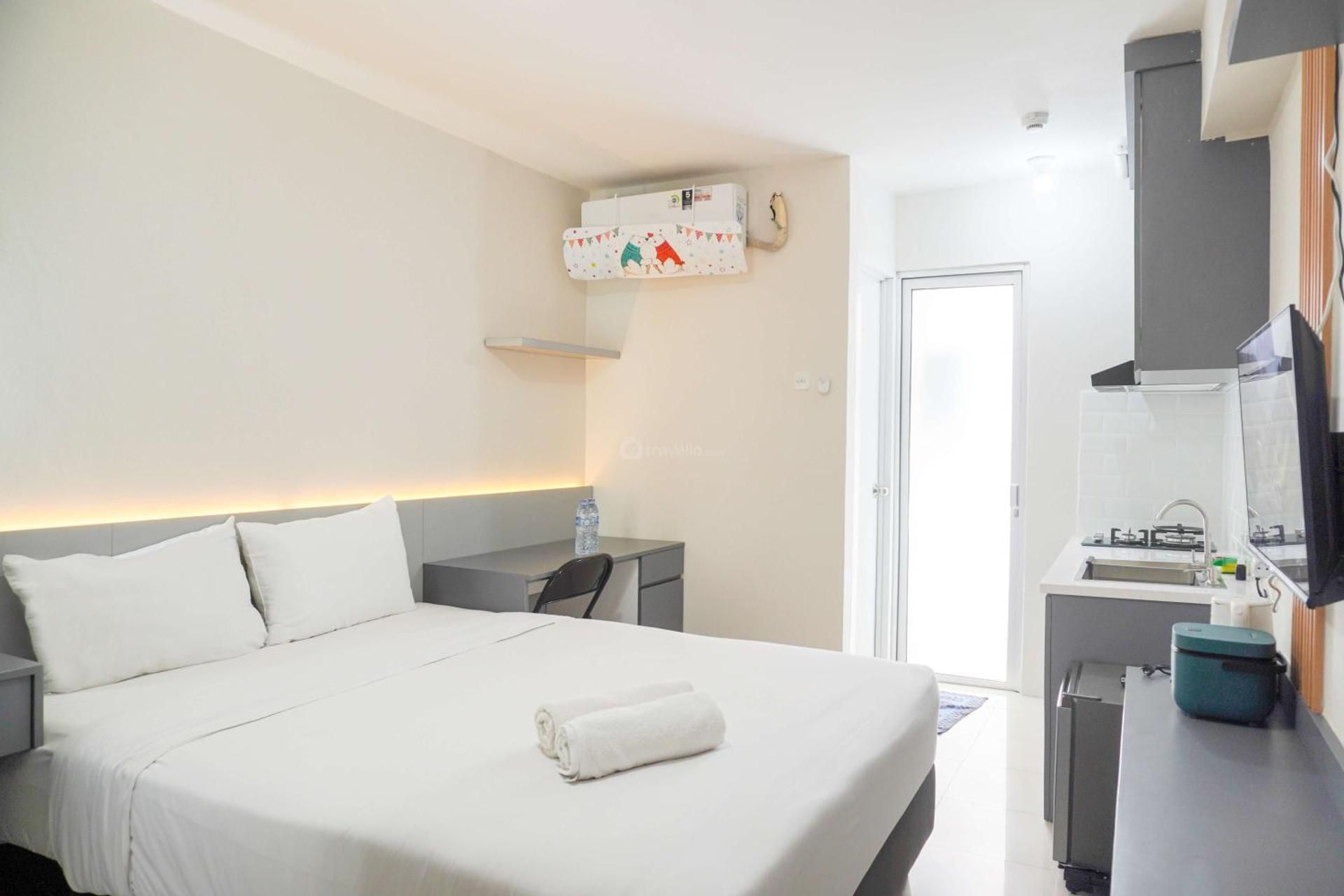 Studio Apartment