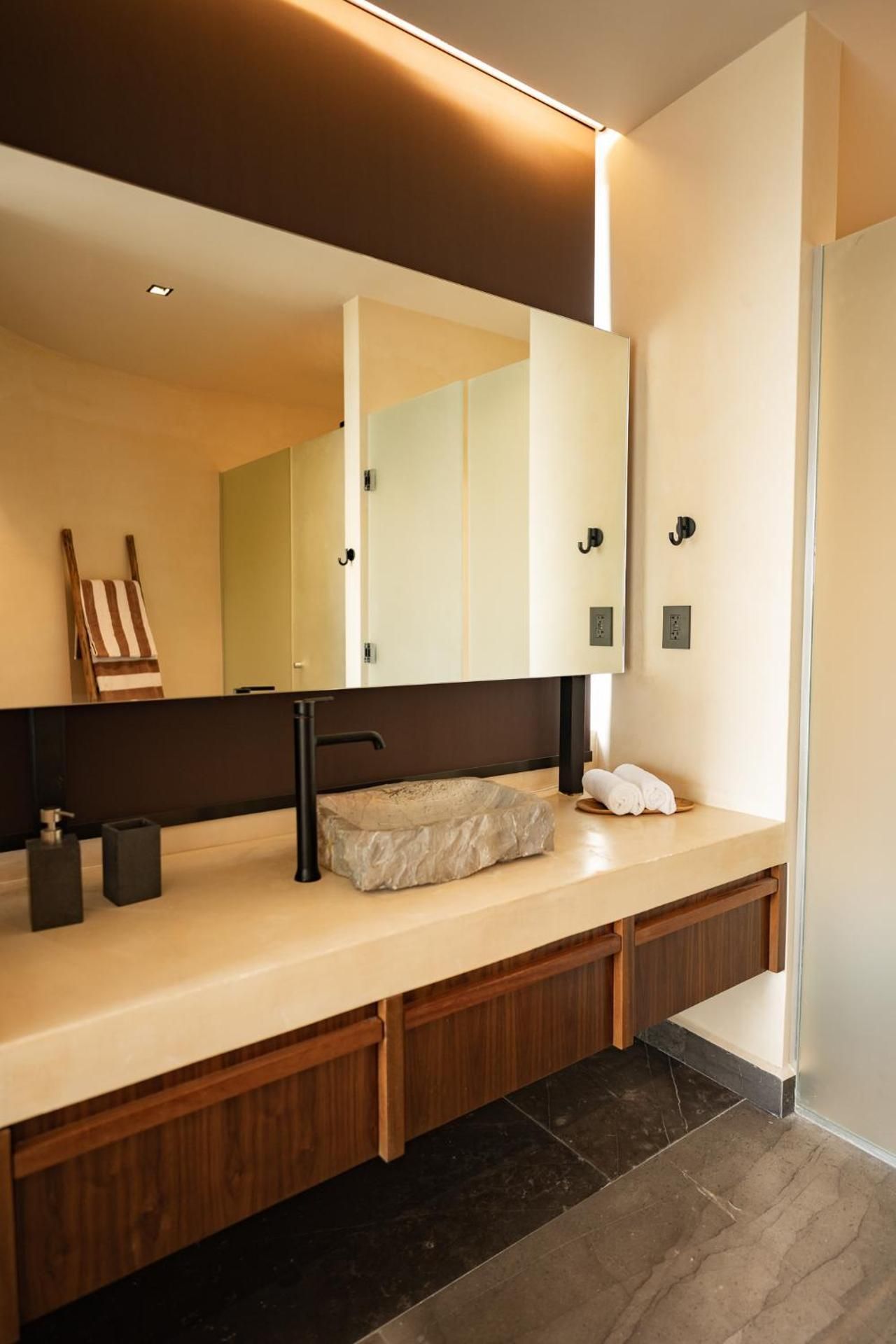 Apartment - Split Level