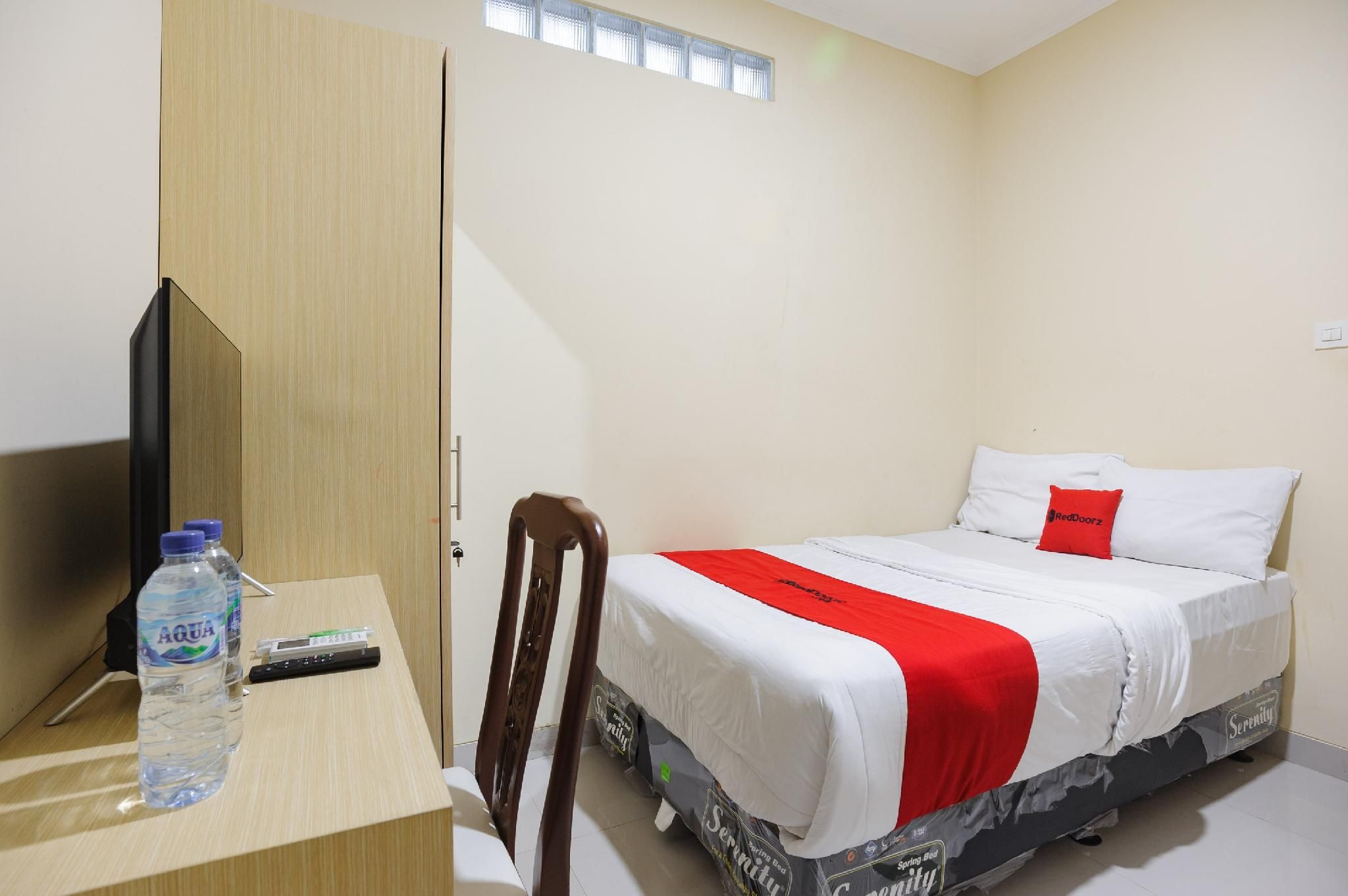 RedDoorz Room