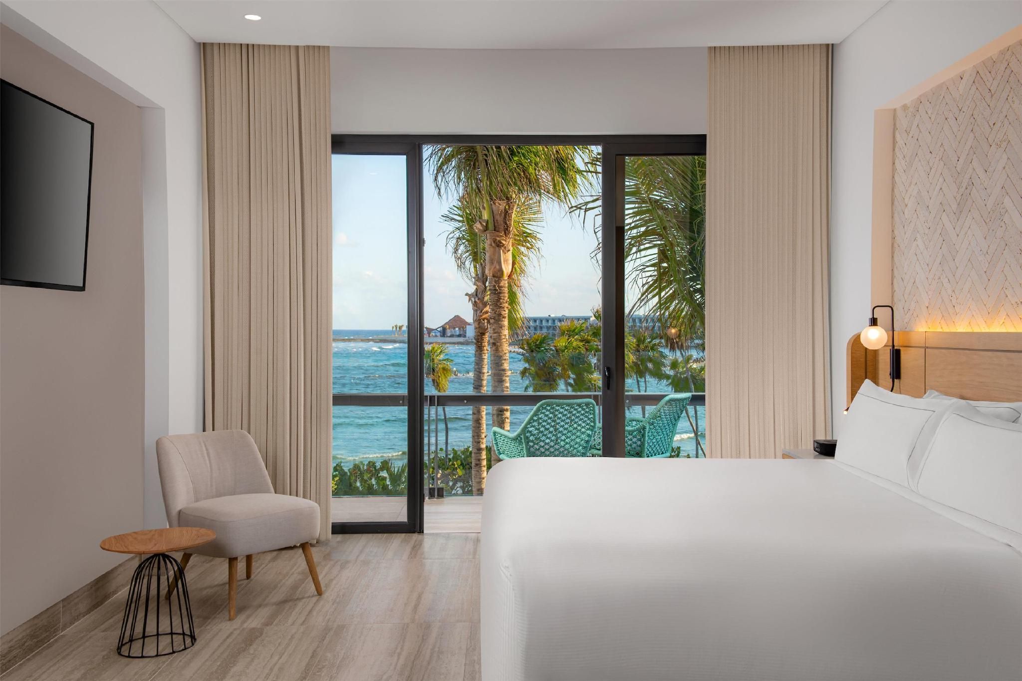 OCEAN VIEW SUITE - KING BED
