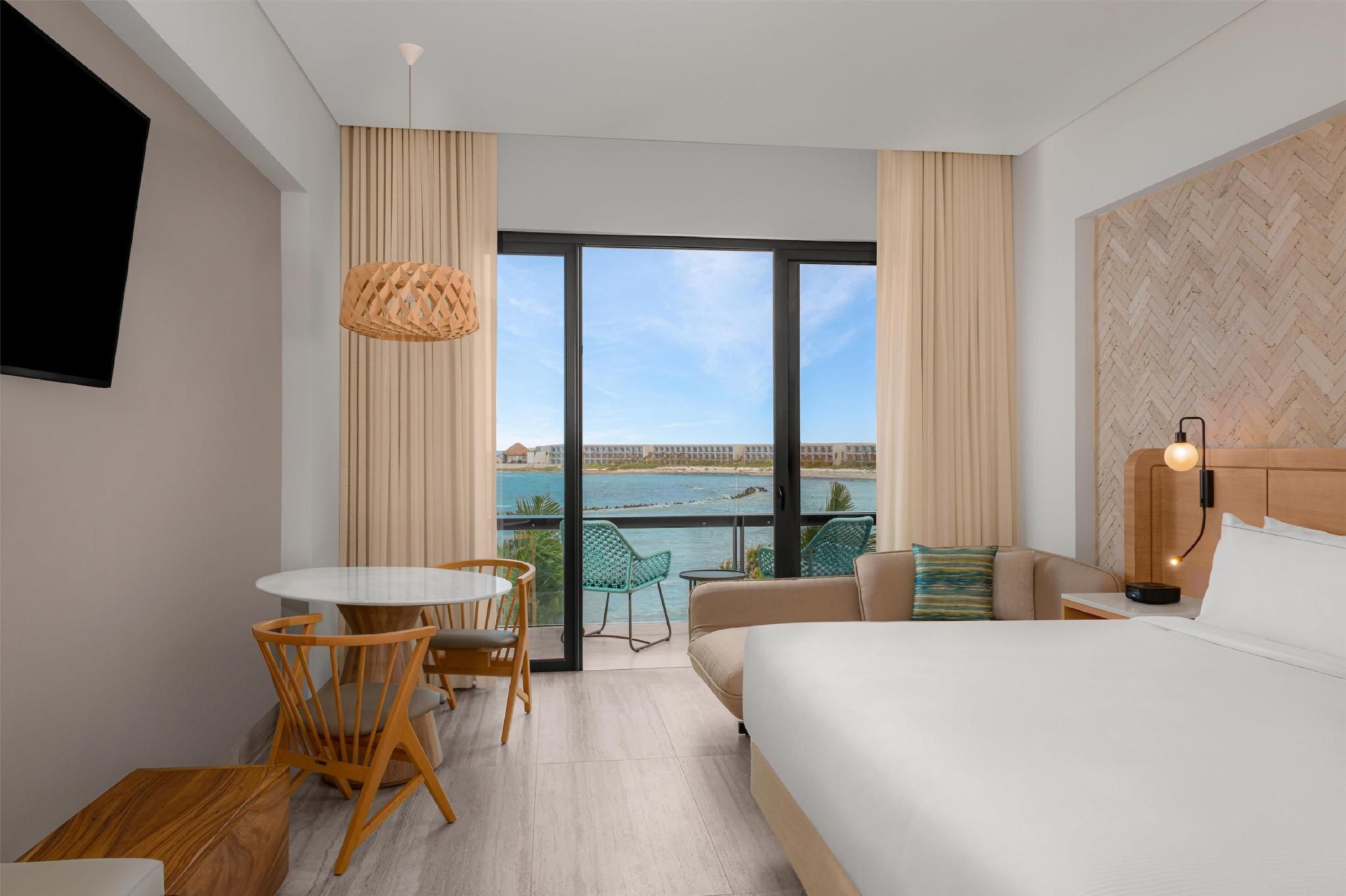 NATURE VIEW FAMILY SUITE - KING BED