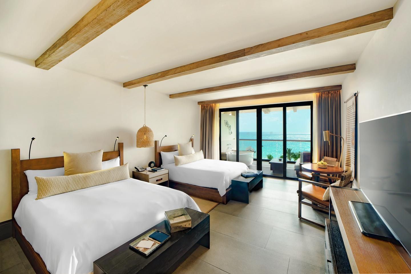 Alcoba Ocean Front - Queen Beds