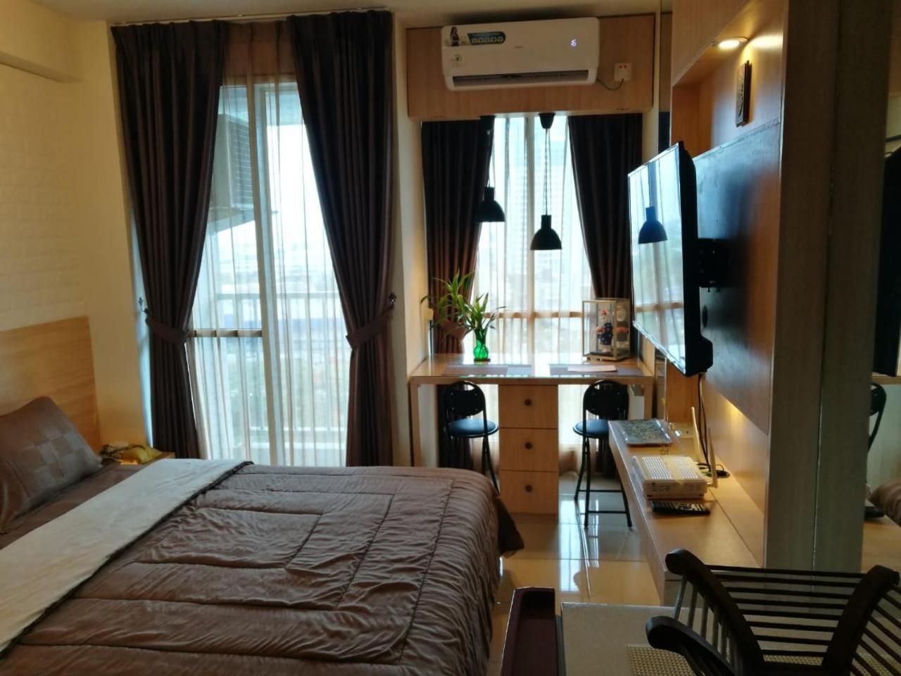 Studio Apartment
