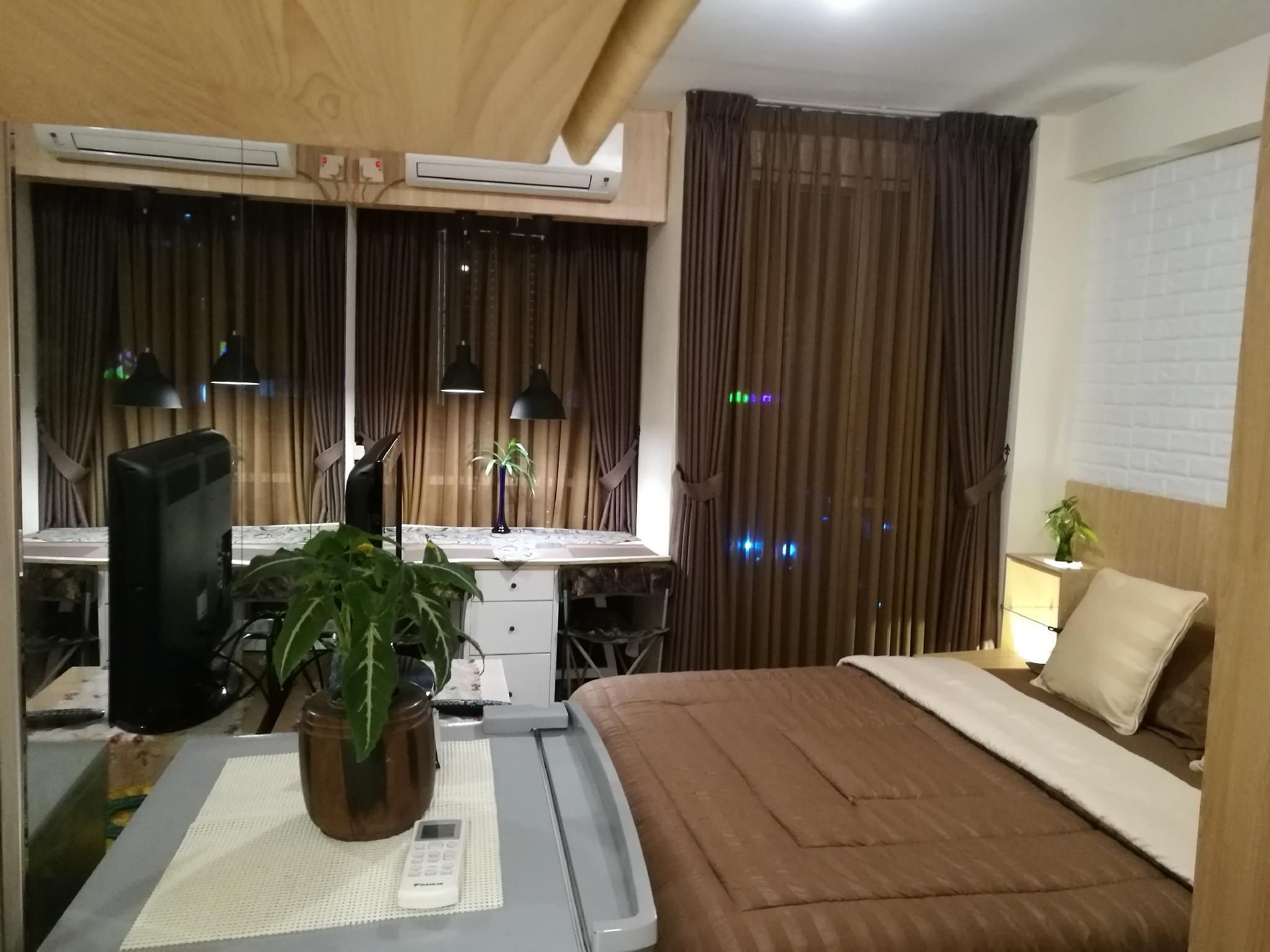 Pleasant@Tifolia , Studio, cozy in Kelapa Gading Single Room with Queen Bed