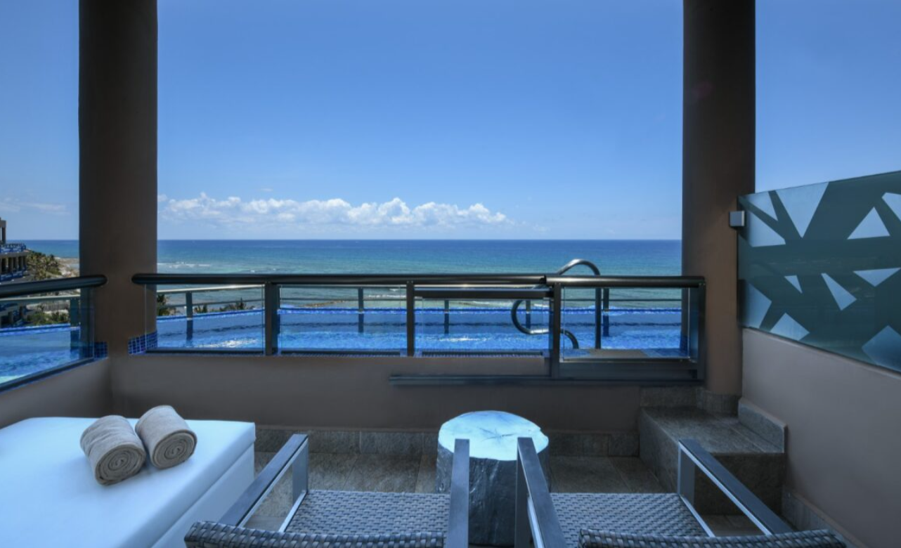 Ocean Front Honeymoon Suite