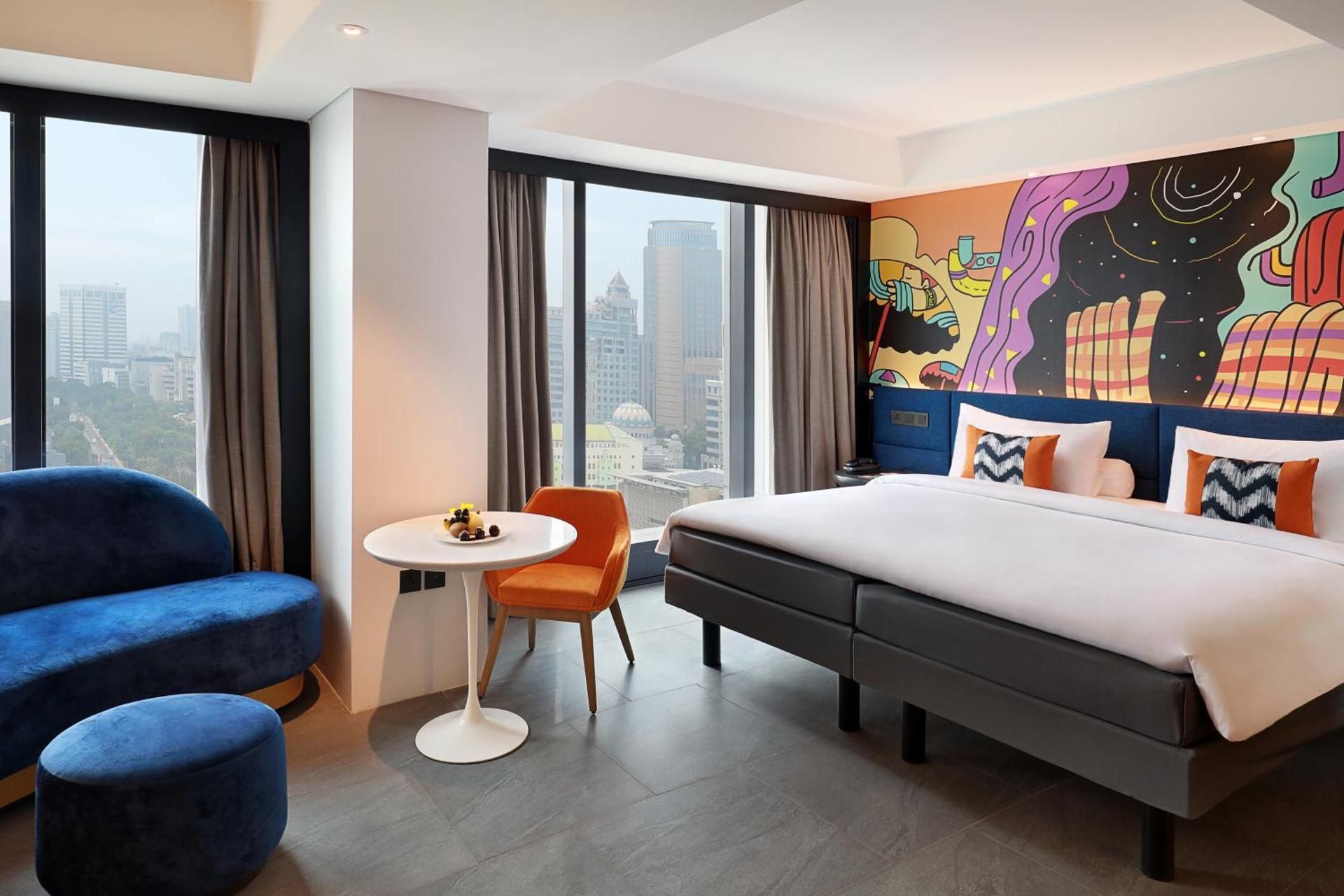 Deluxe Room with Queen Bed
