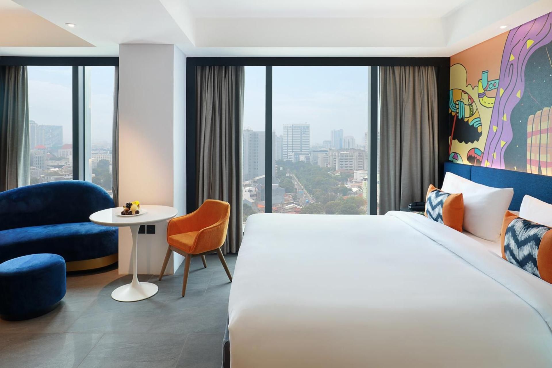 Deluxe Room with Queen Bed