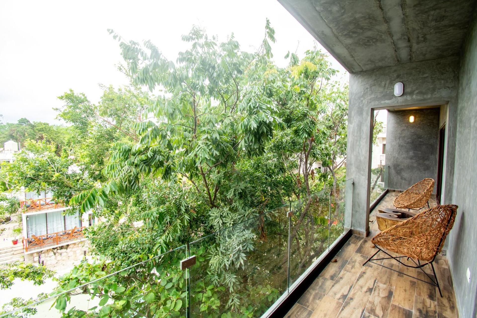Suite with Pool View