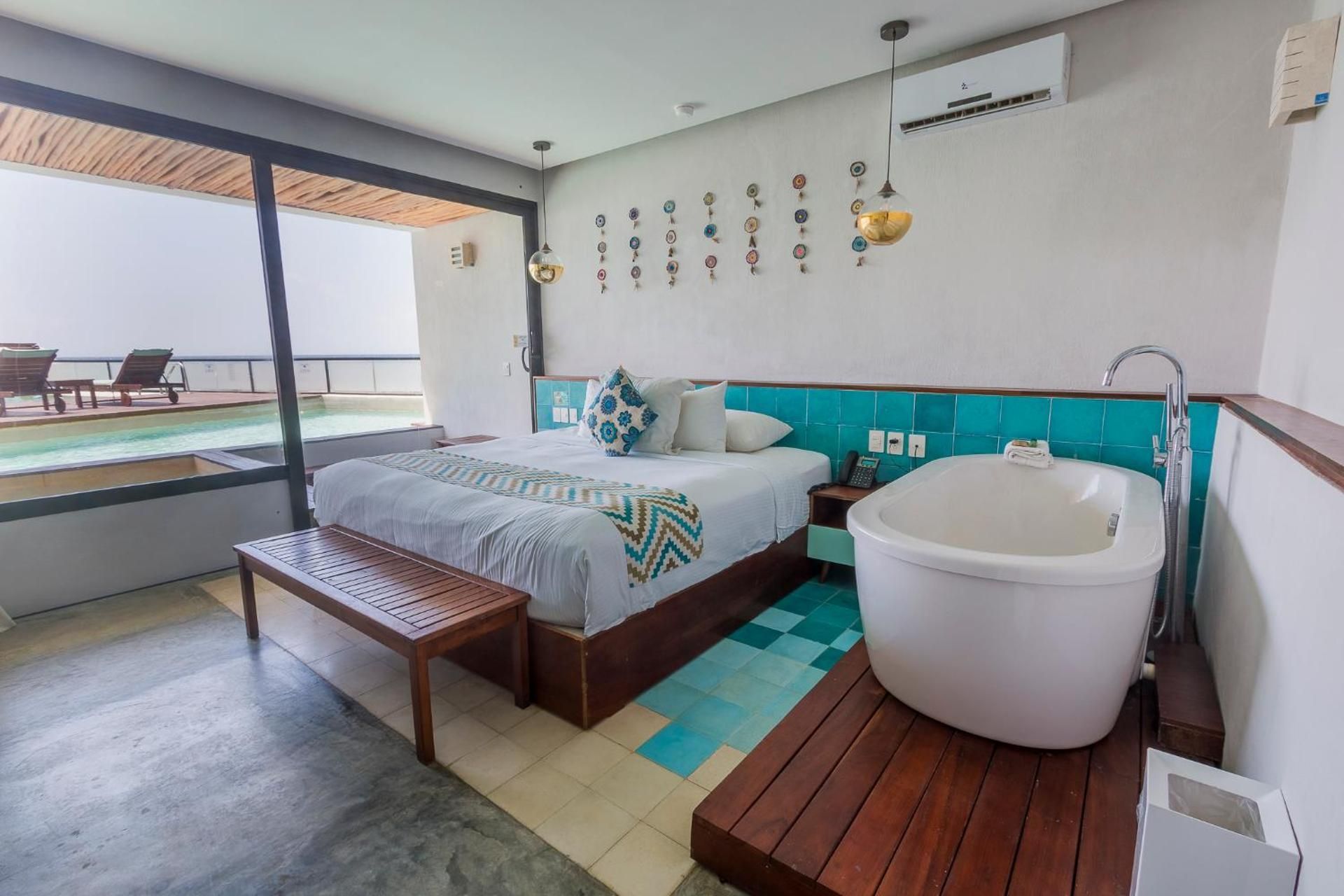 Honeymoon Suite Ocean Front and Plunge Pool