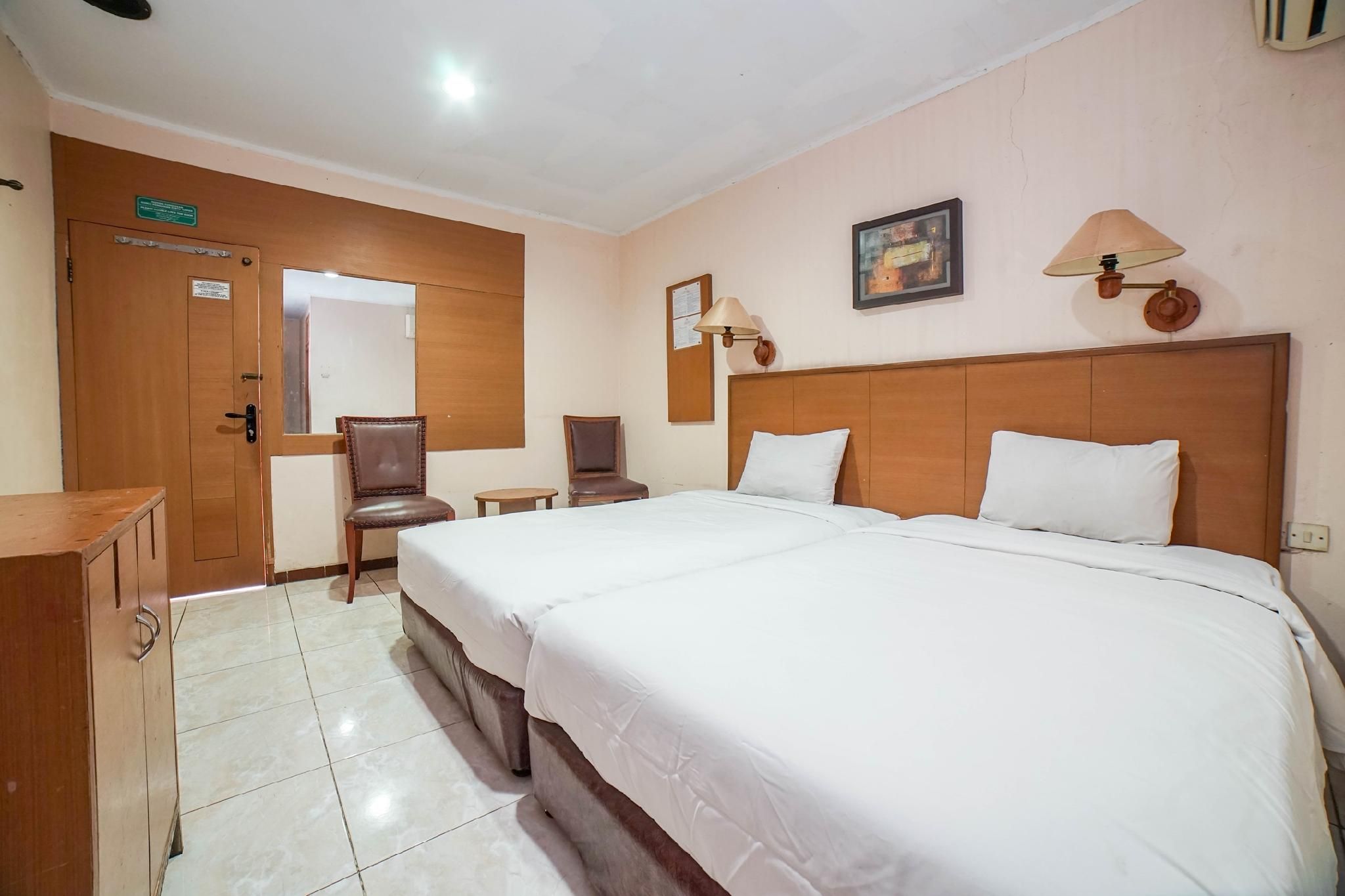 Standard Twin Room