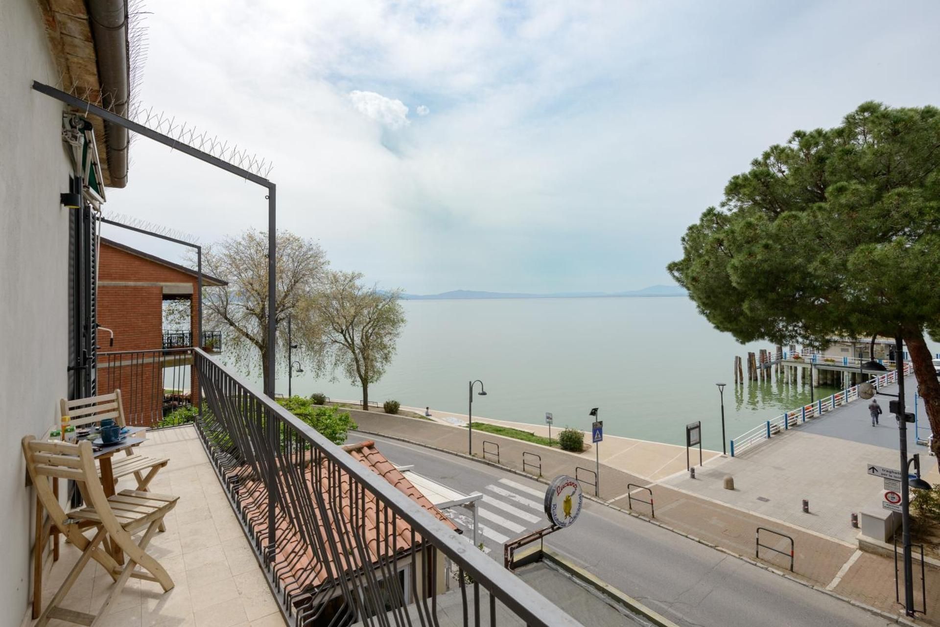 Suite with Lake View