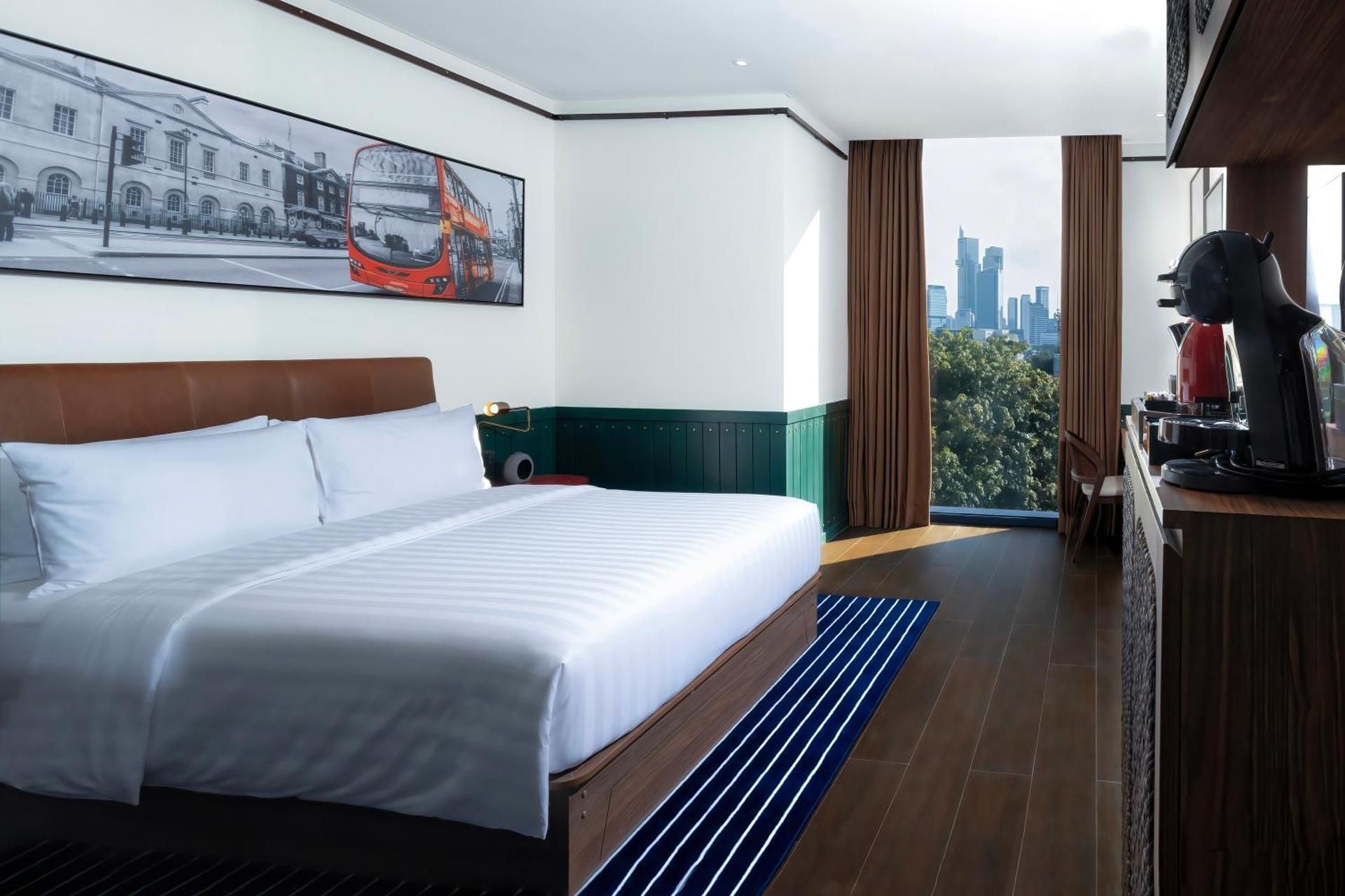 Skyline View Queen