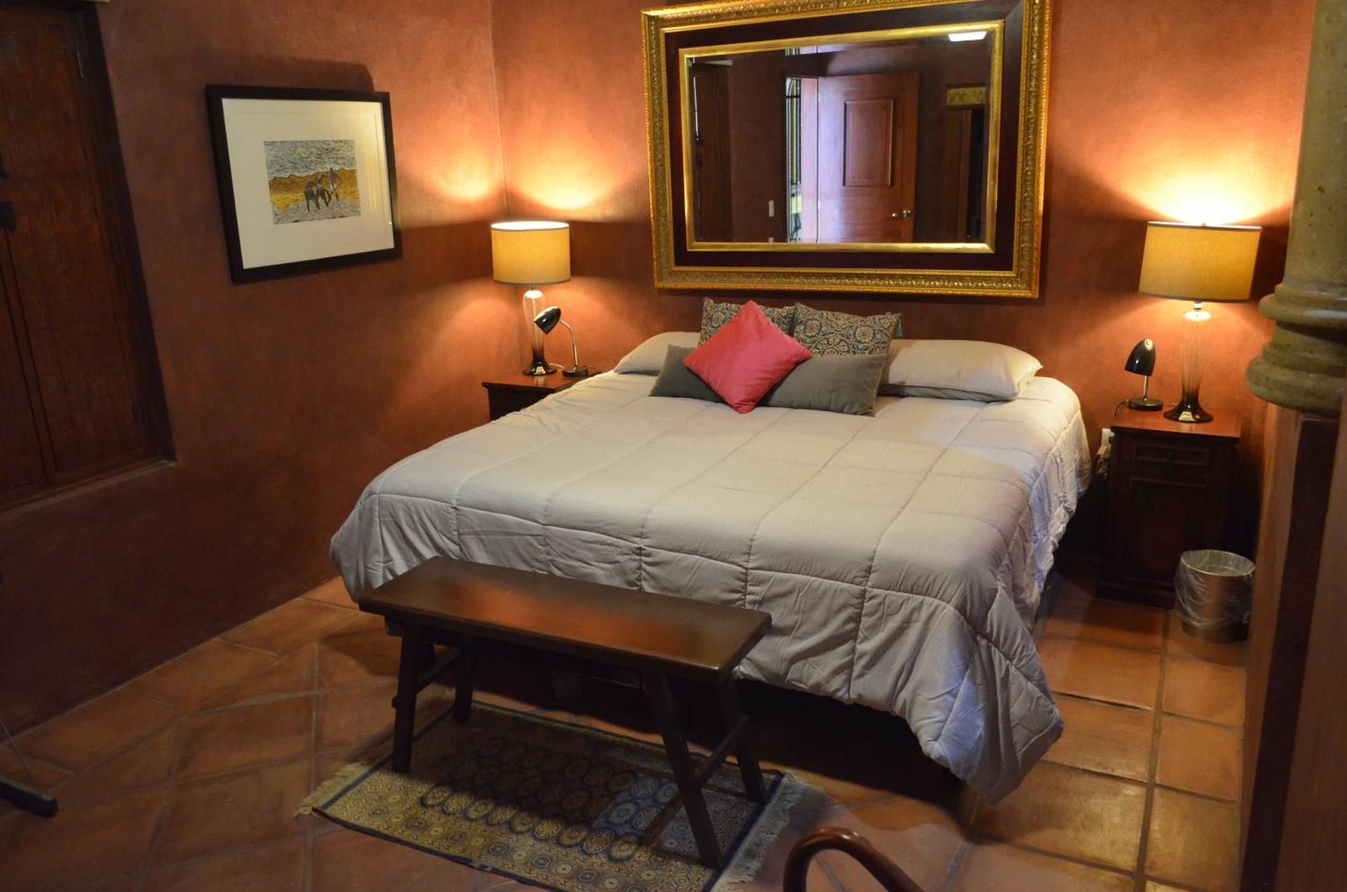 Deluxe King Suite