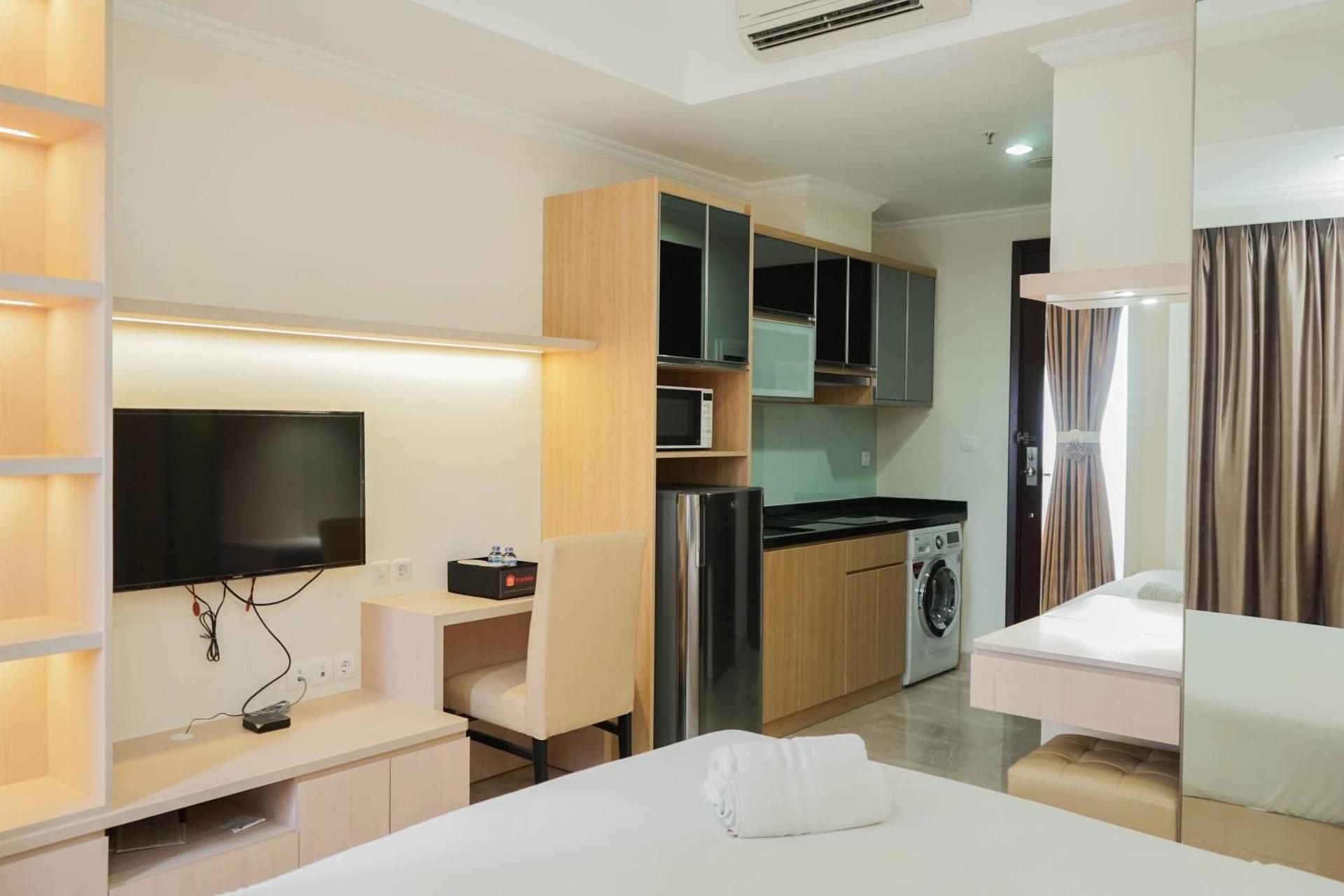 Studio Apartment