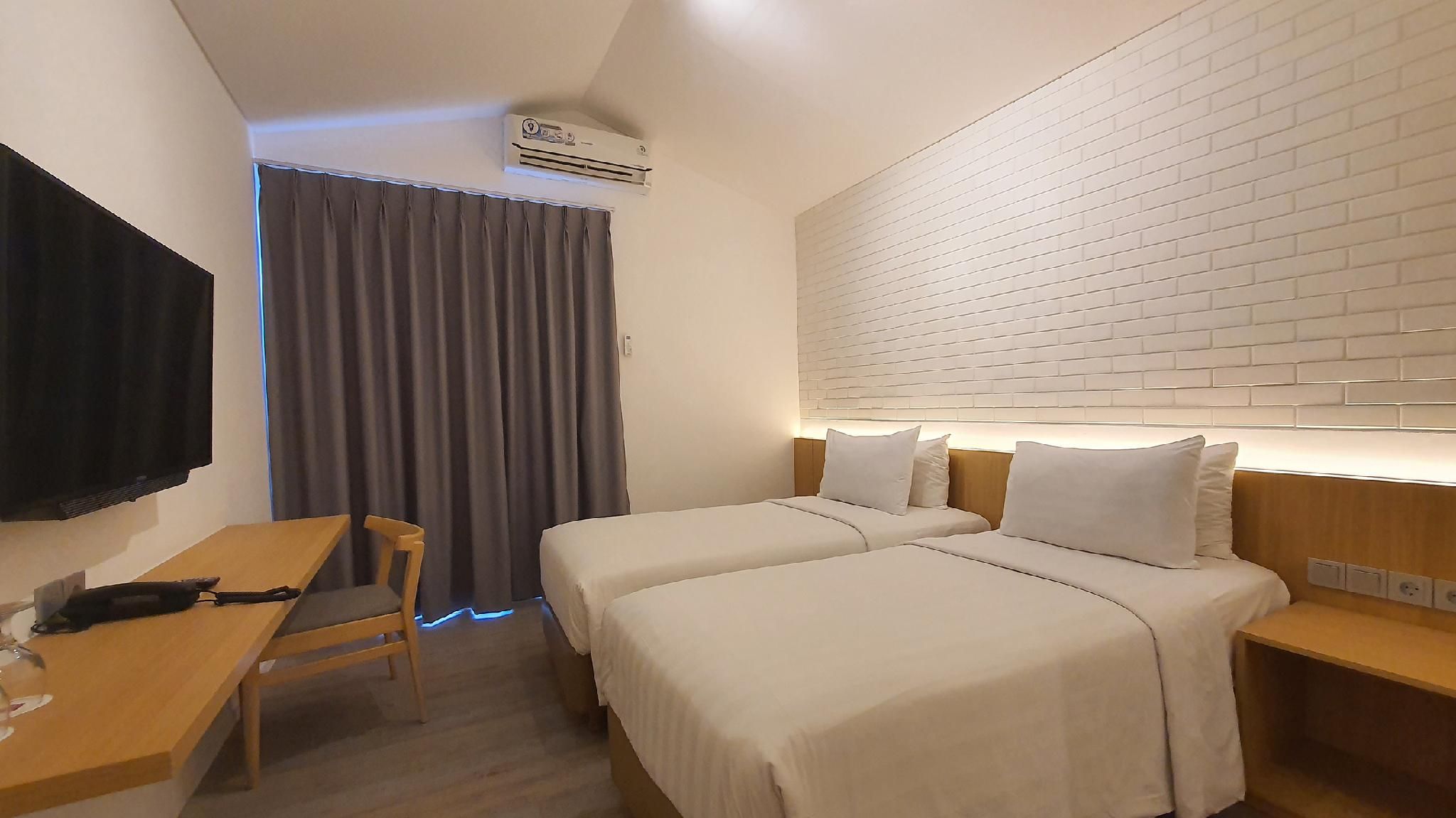 Standard Twin Room - Non-Smoking