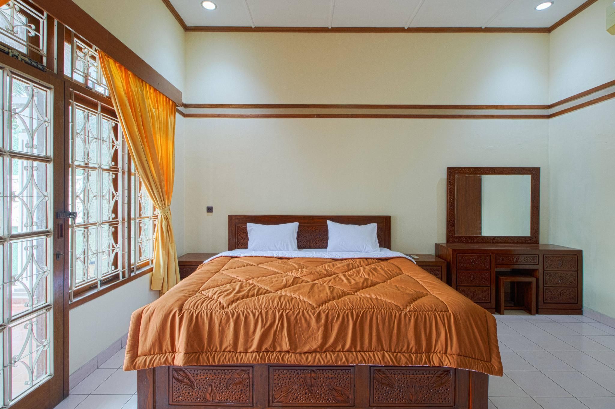 Deluxe King Room