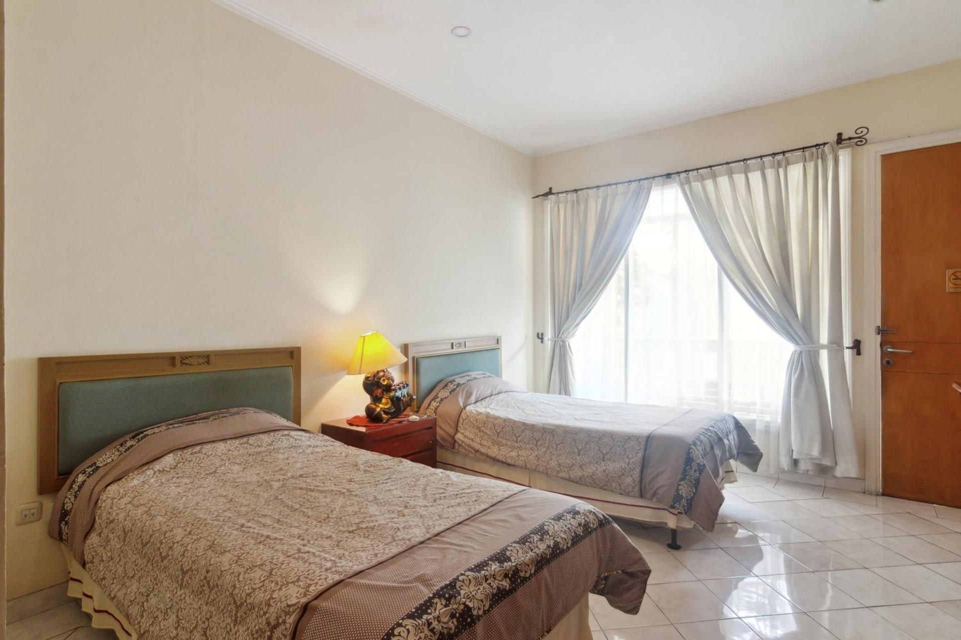Standard Twin Beds