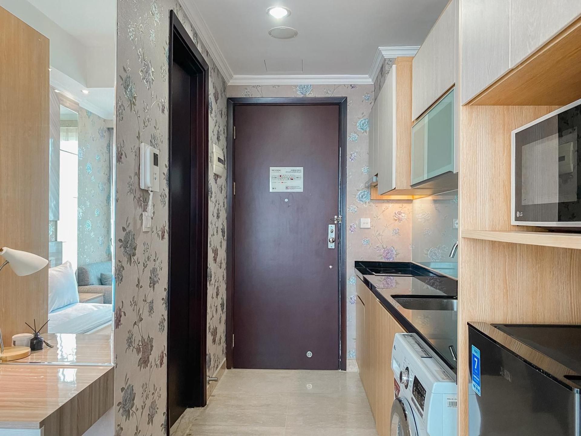 Studio Apartment
