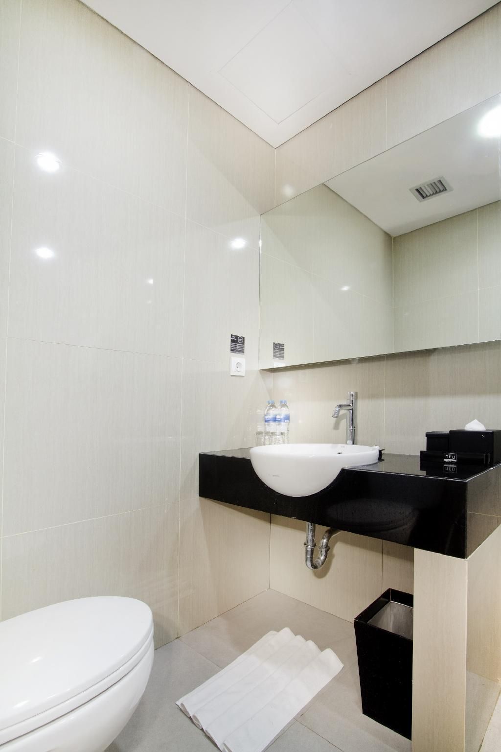 Hotel Neo Tendean by ASTON Standard 3