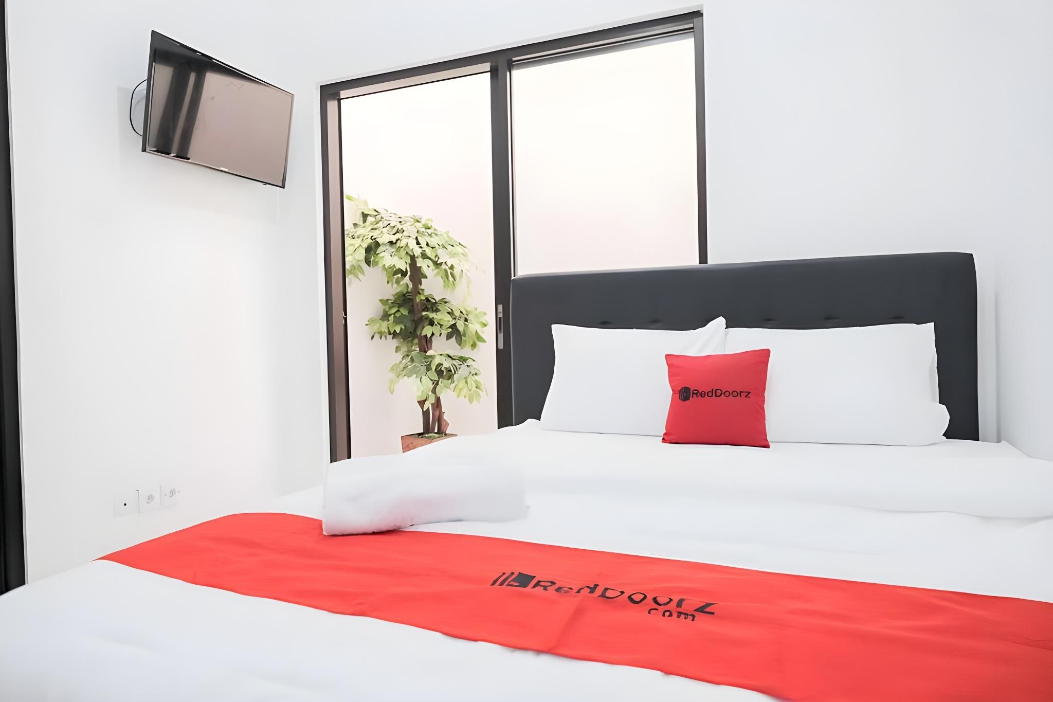 RedDoorz Room
