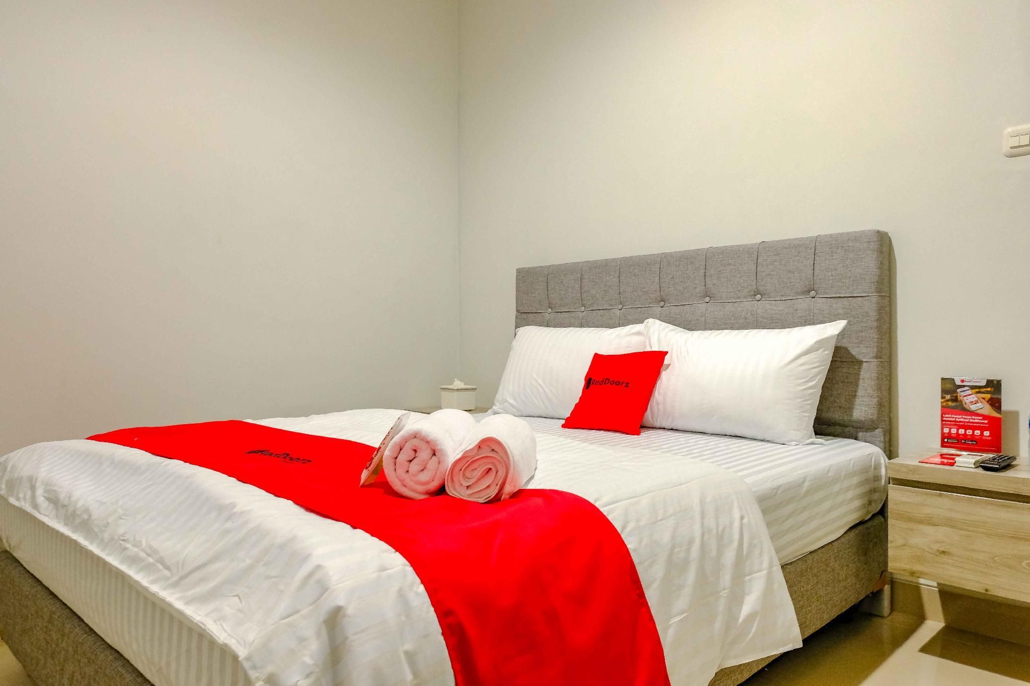 RedDoorz Room