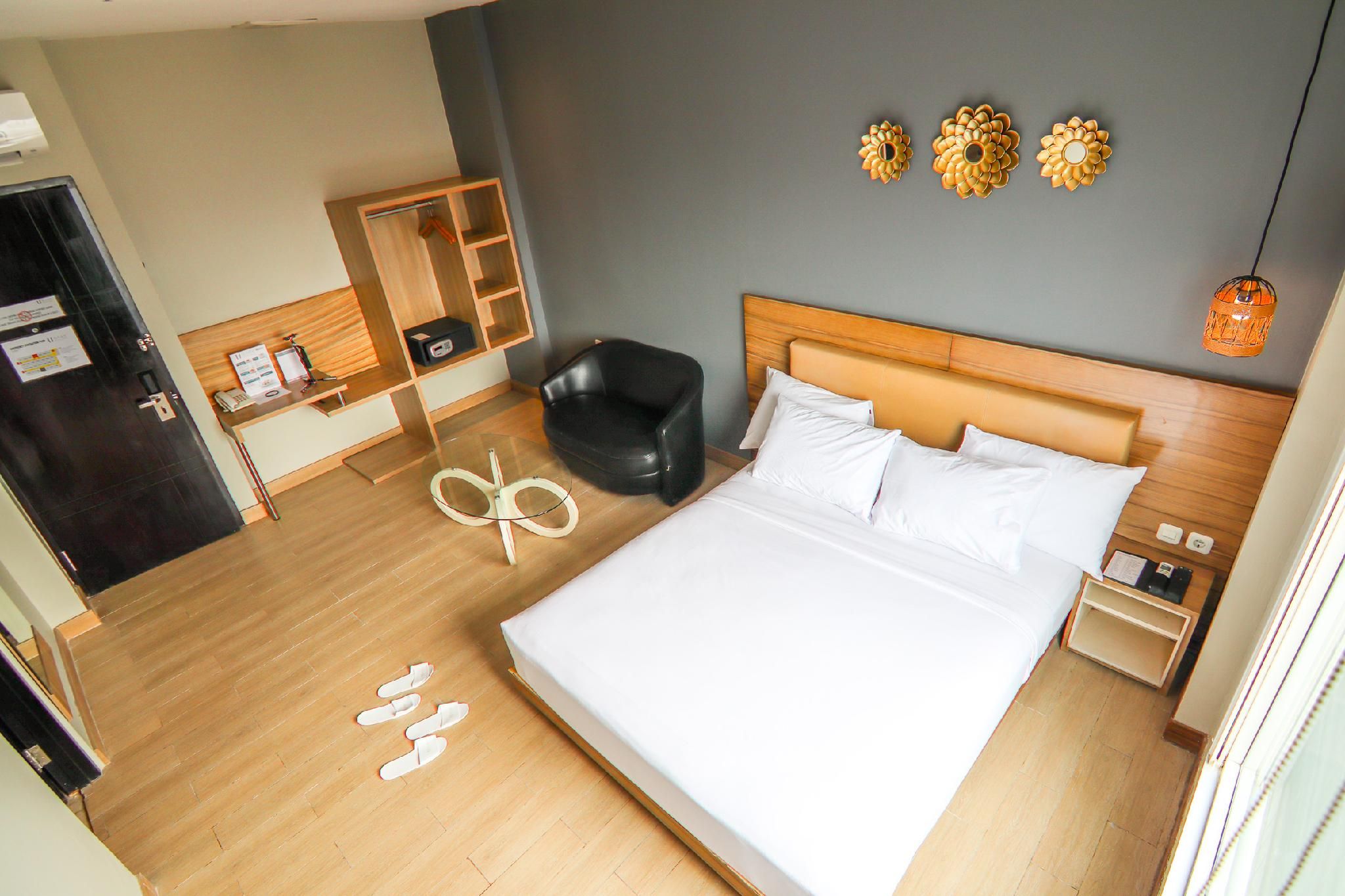 Executive Room