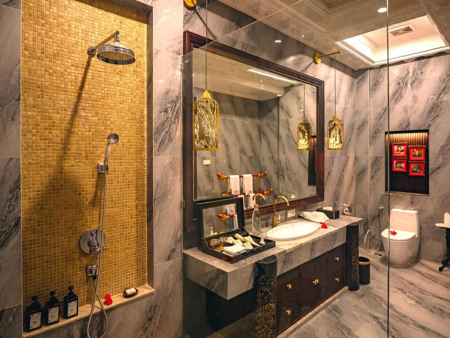 Riverside Suites with Signature Afternoon Tea, Mini-bar, and One Glass Afternoon Cocktail for Two People