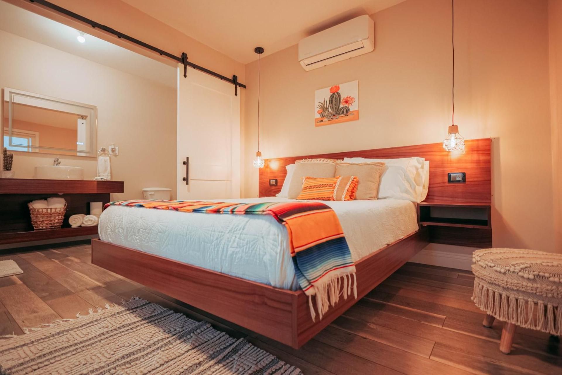Standard Queen Room