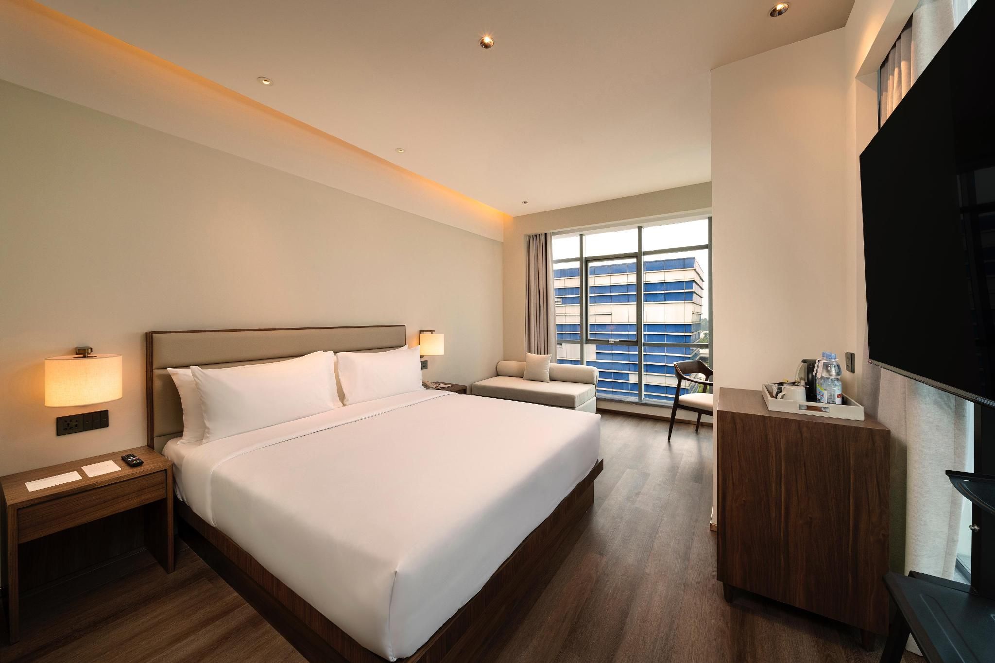 Grand Deluxe King Room
