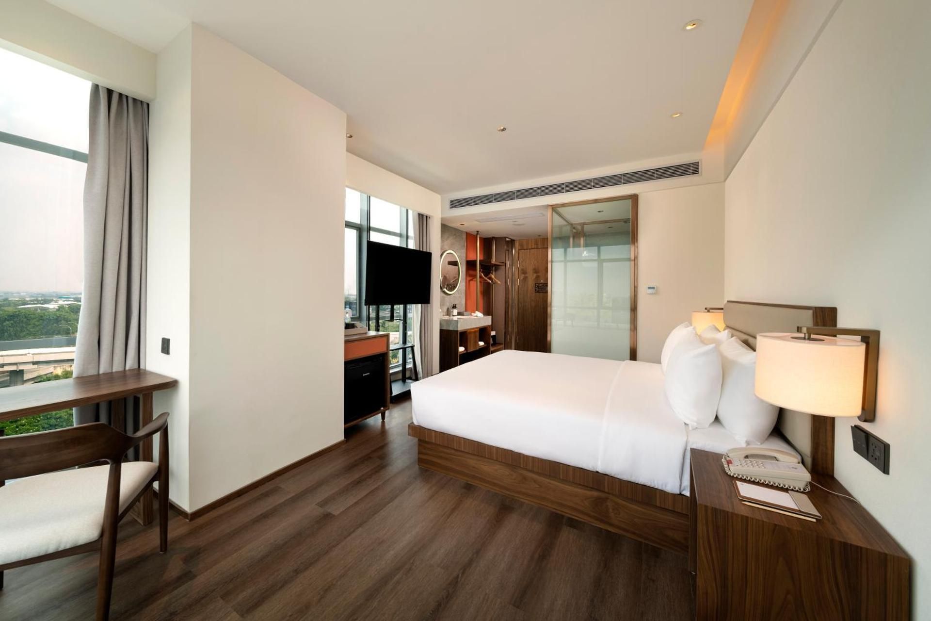 Grand Deluxe King Room