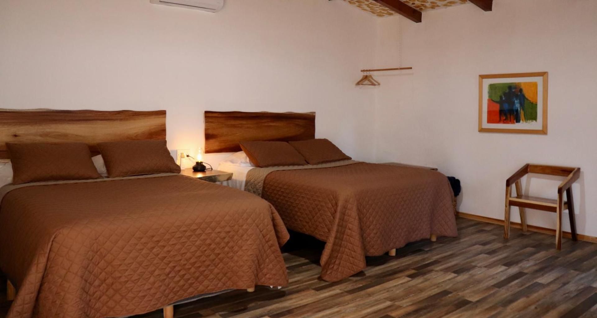 Deluxe Queen Suite