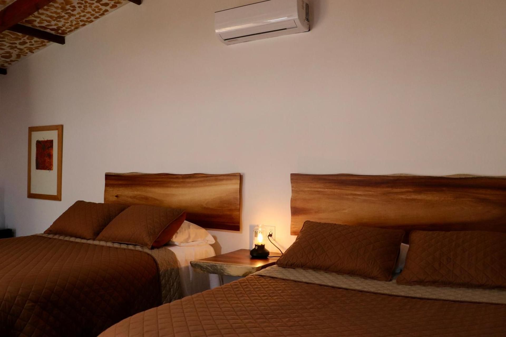 Deluxe Queen Suite