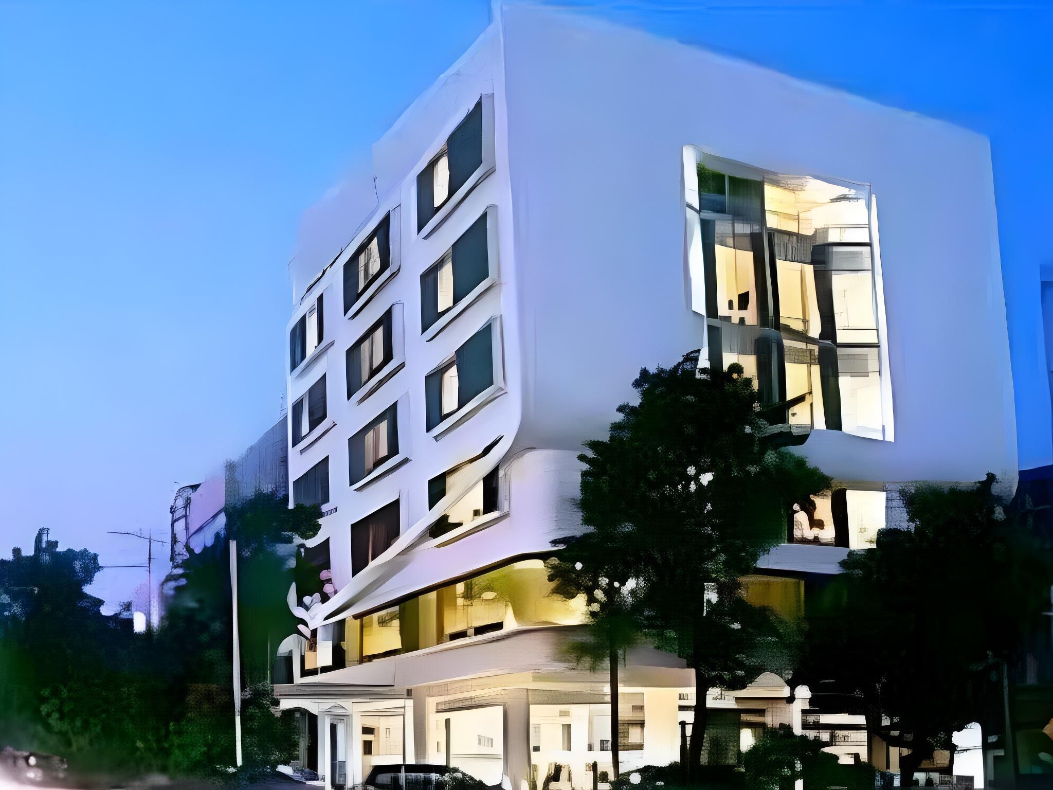MaxOne Hotels Premier Melawai