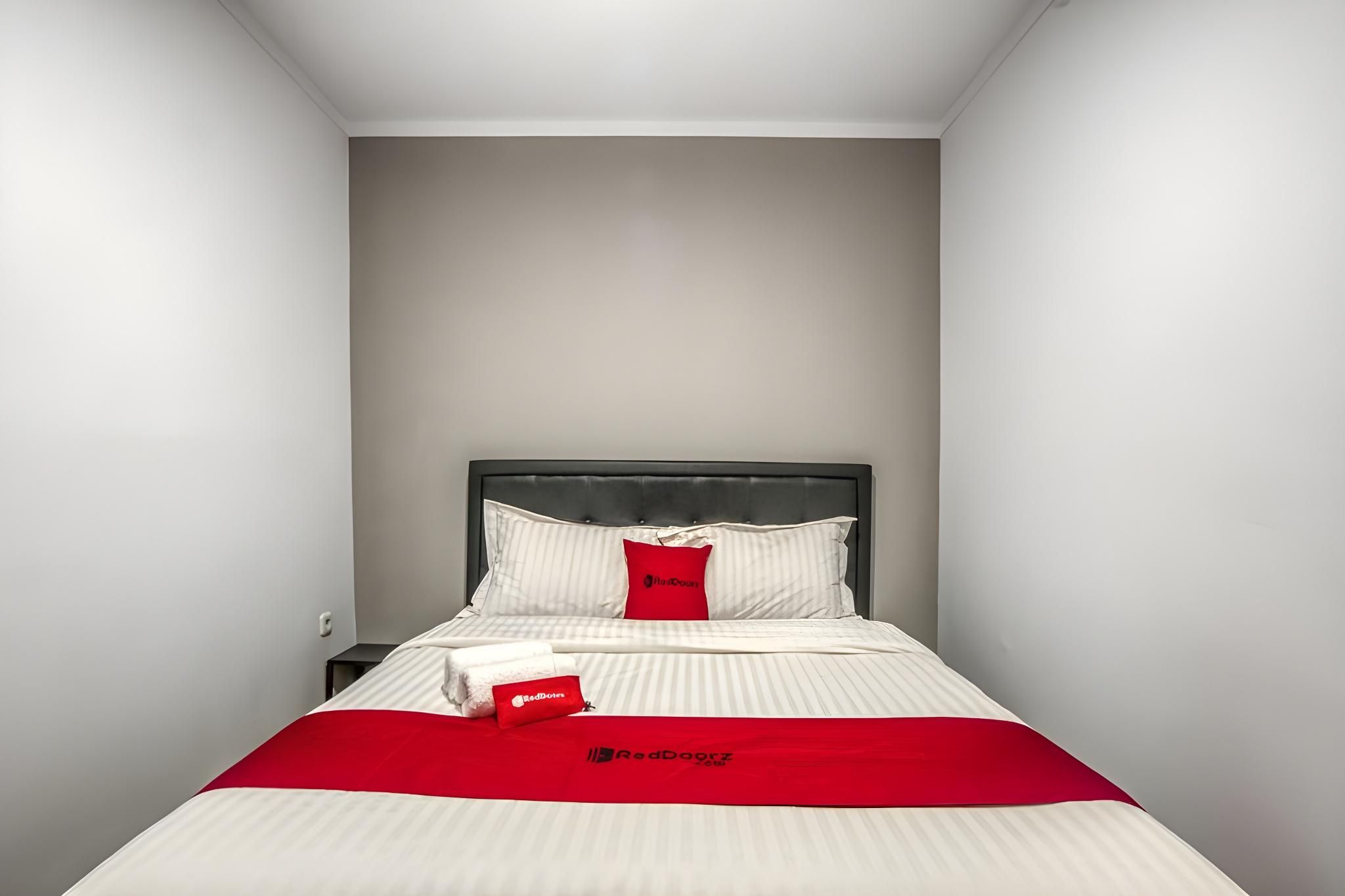 RedDoorz Plus @ Cideng Timur RedDoorz Room 2