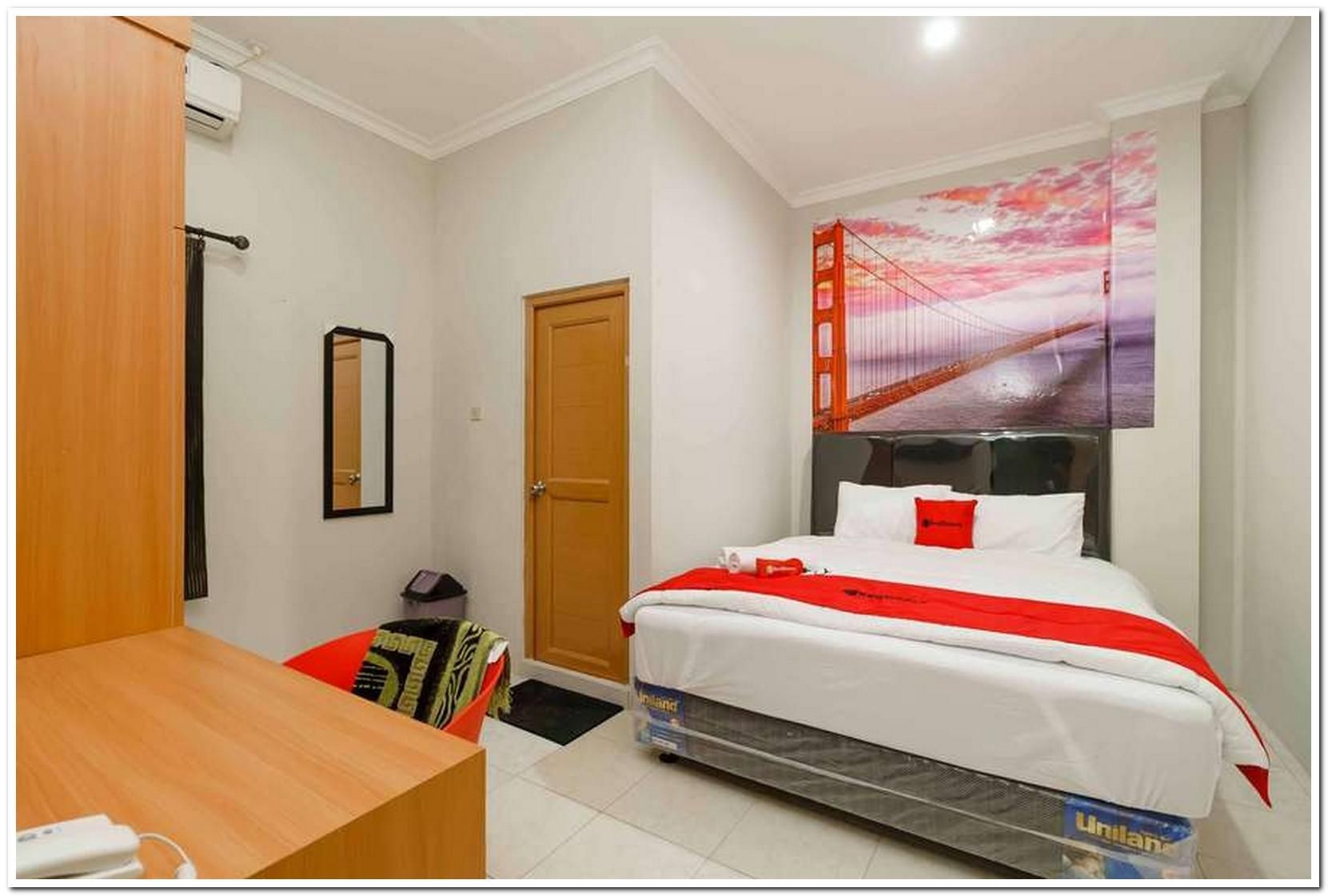 RedDoorz Room