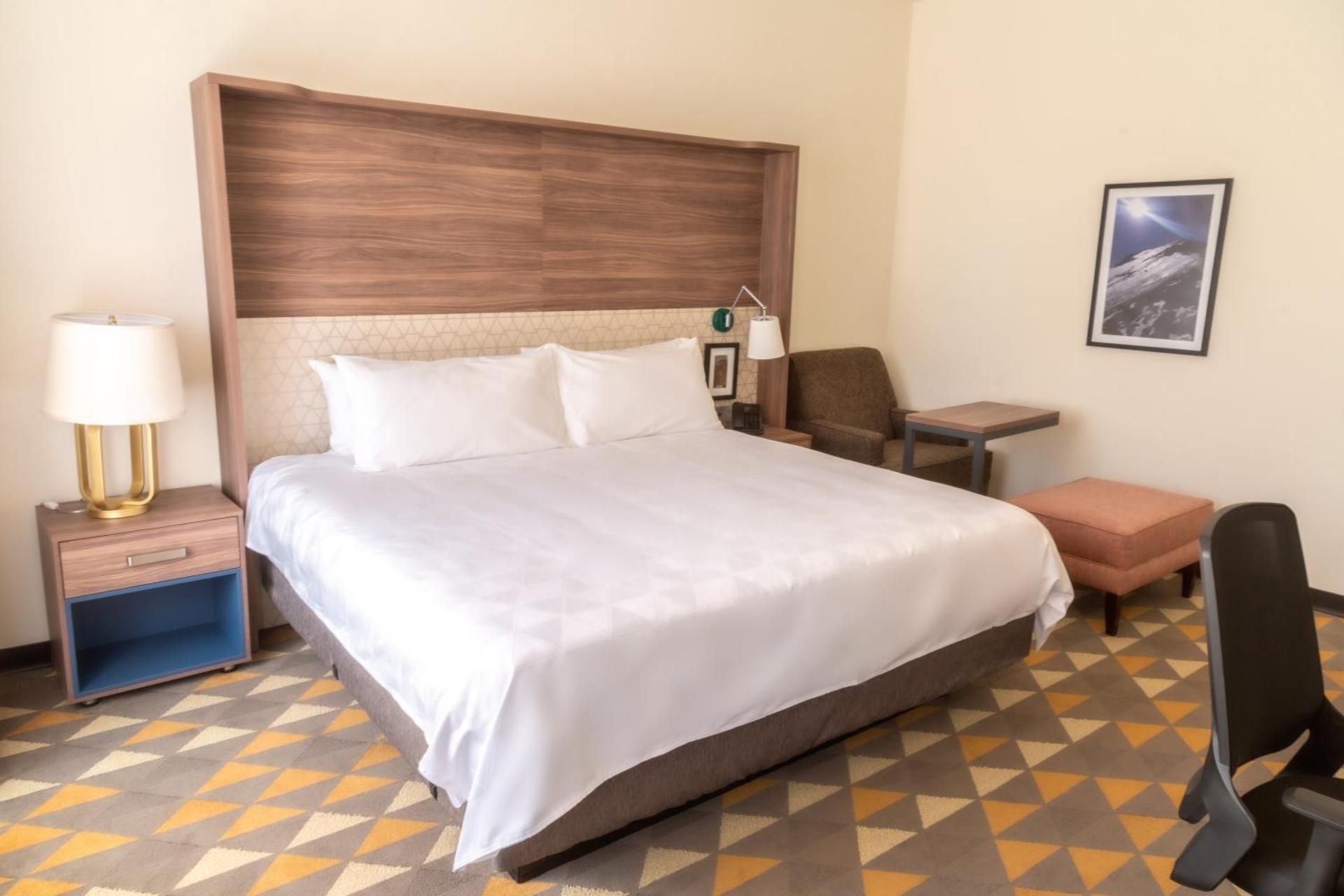 Holiday Inn Tlaxcala By IHG King Room - Mobility Access/Roll in Shower - Non-Smoking 2