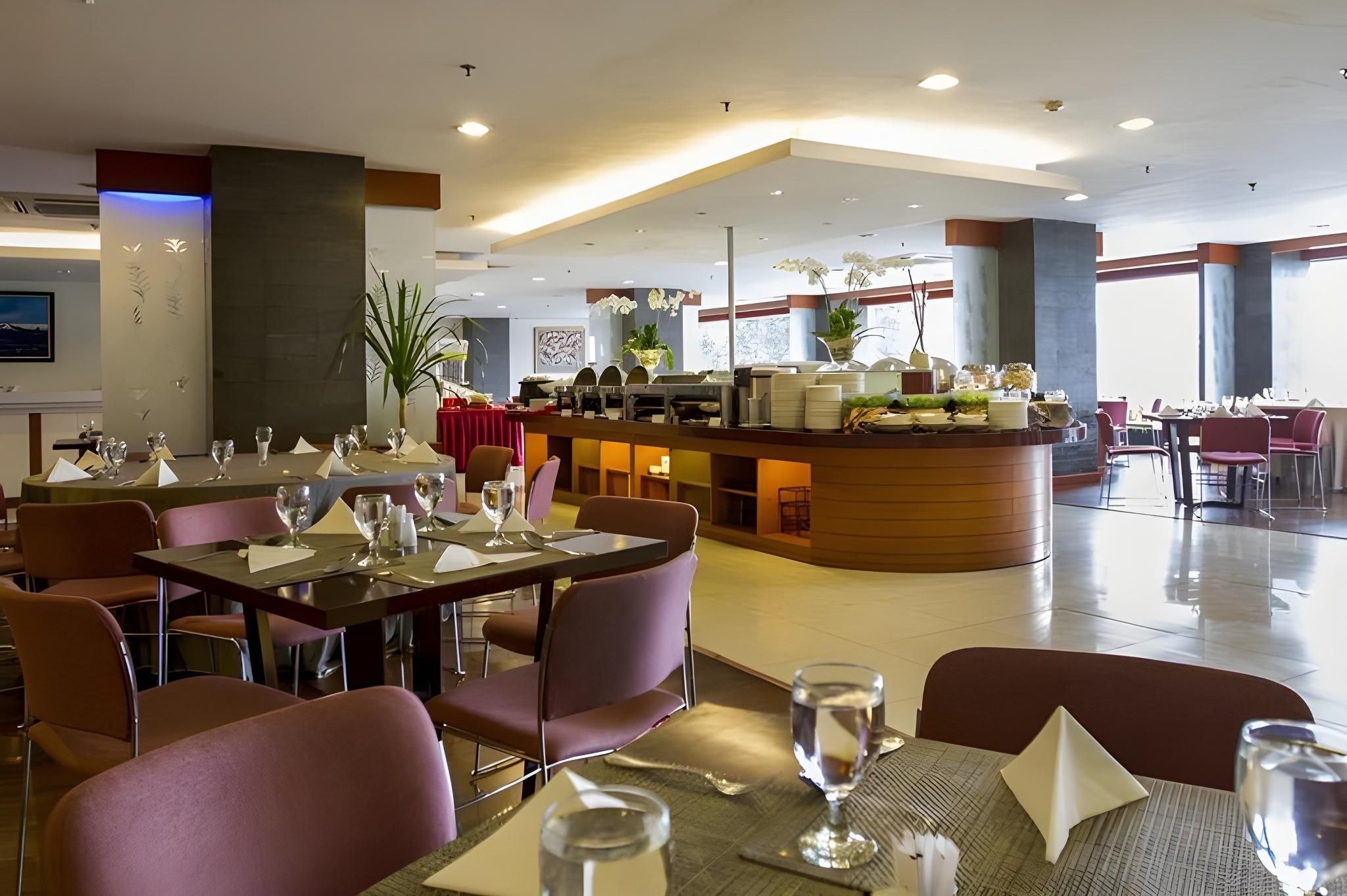 Lume'os Hotel