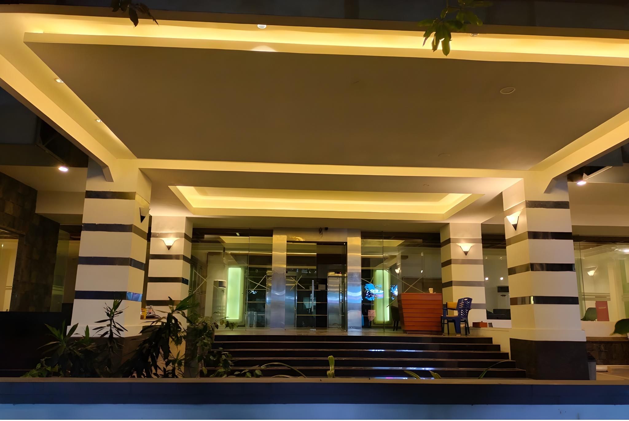 Lume'os Hotel