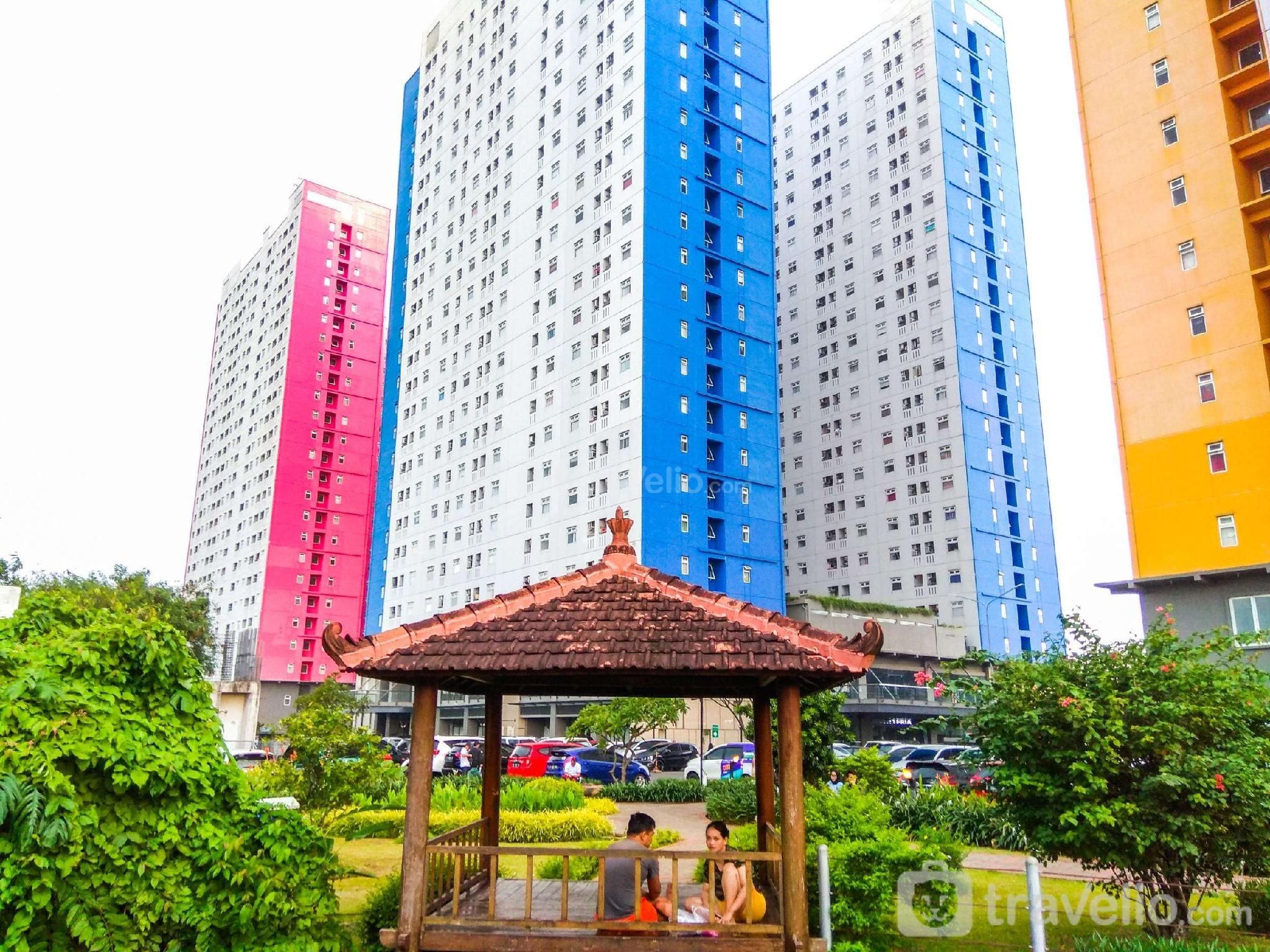 Comfy 2BR Green Pramuka City Apartment By Travelio