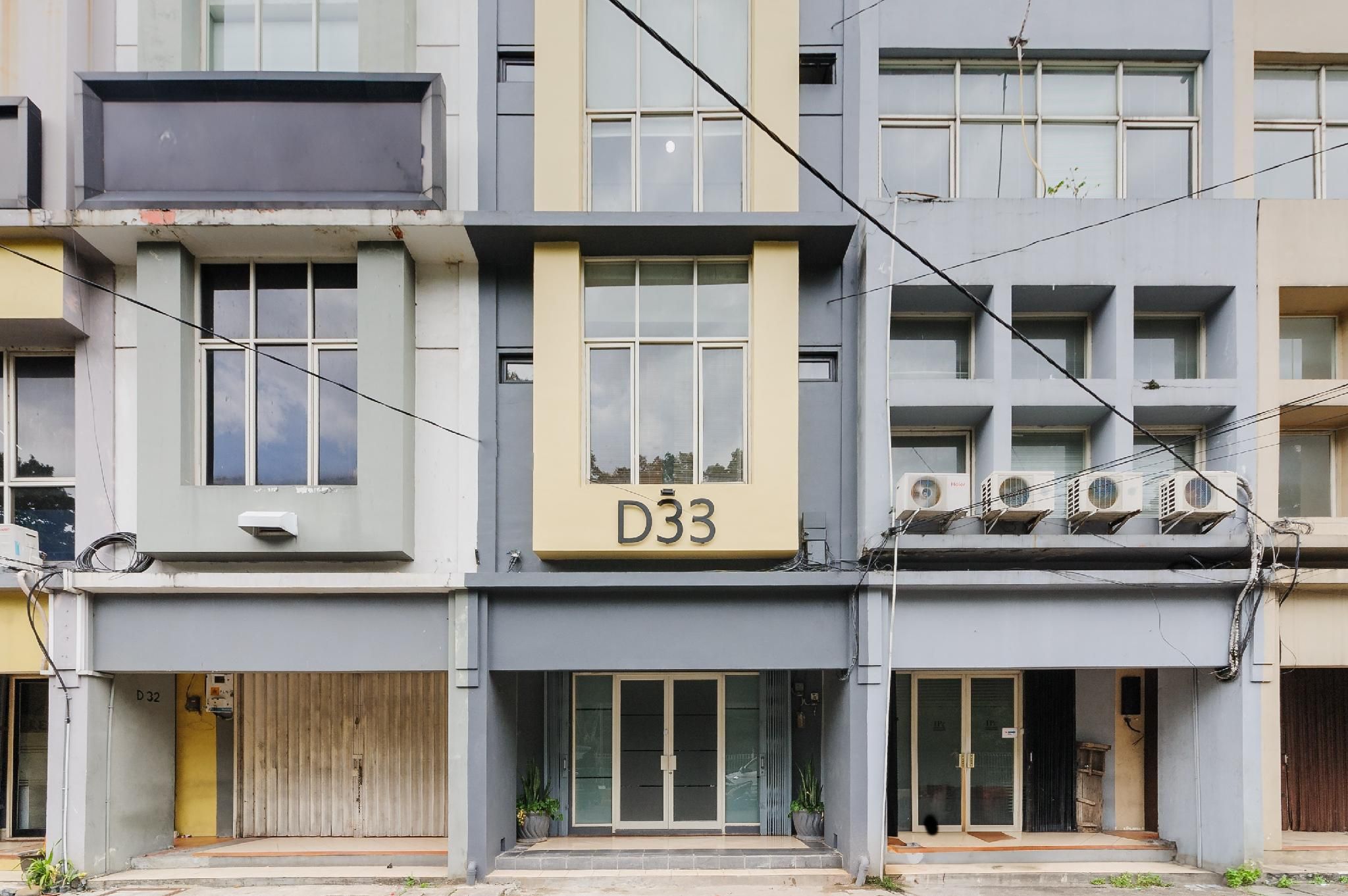 Urbanview Syariah Kost D33 Hutan Kota Srengseng