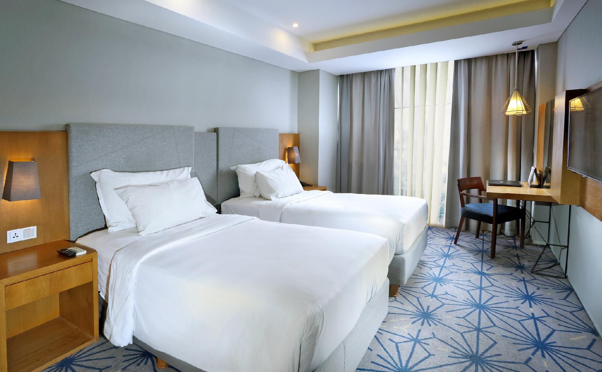 Deluxe Room Twin