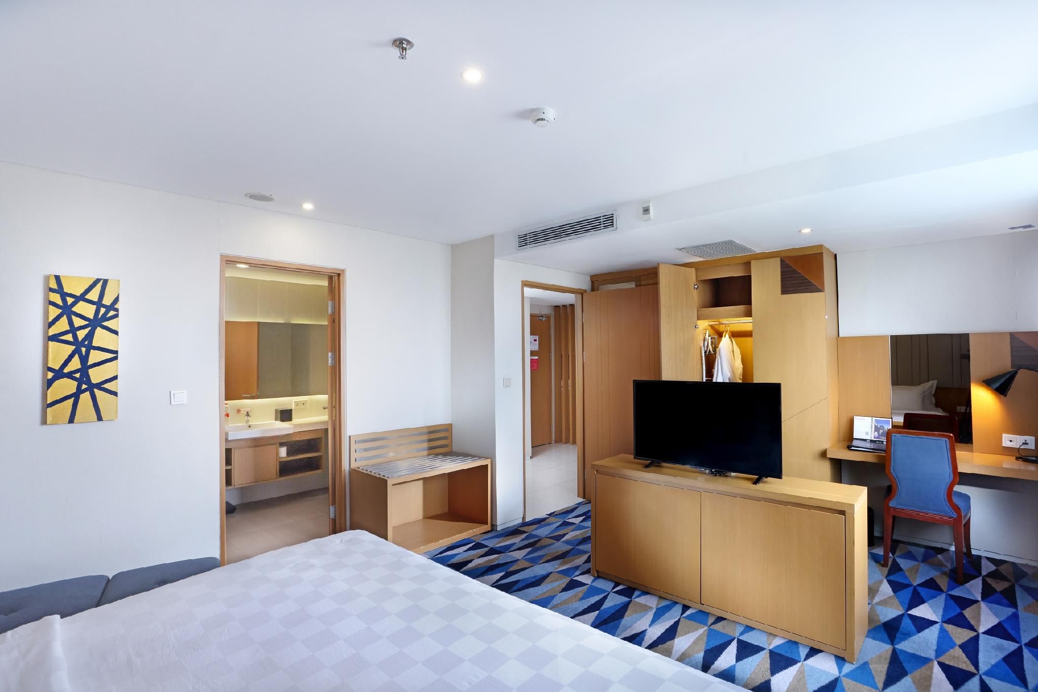 Business Suite Room