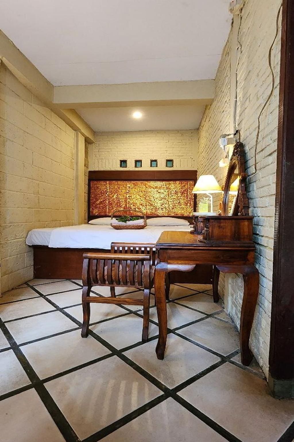 Standard Semi Double Room